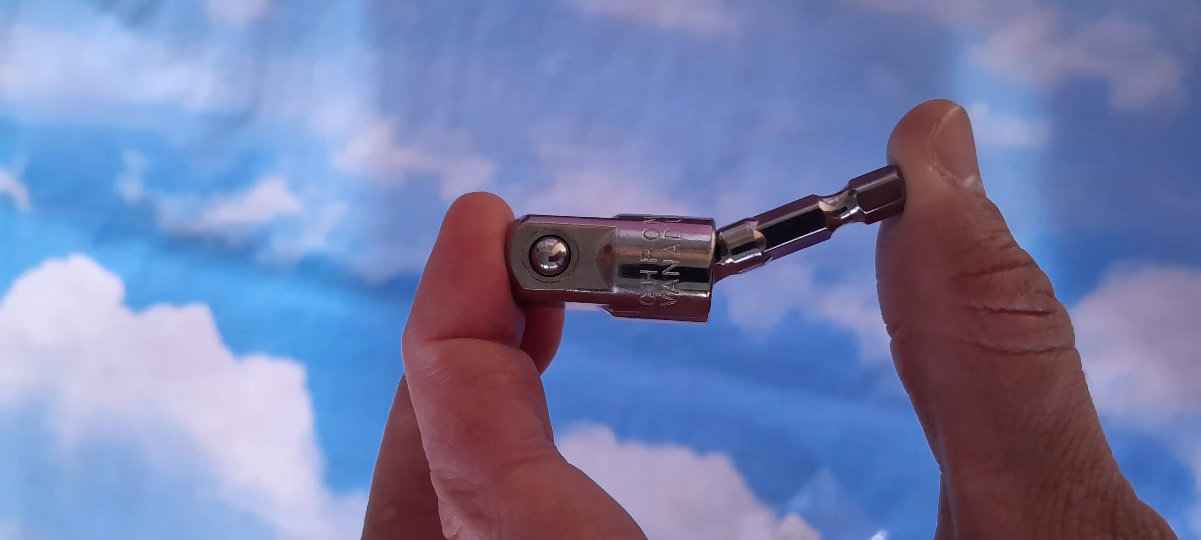 Burchakli adapter, magnit bit ushlagichi bilan burchakli