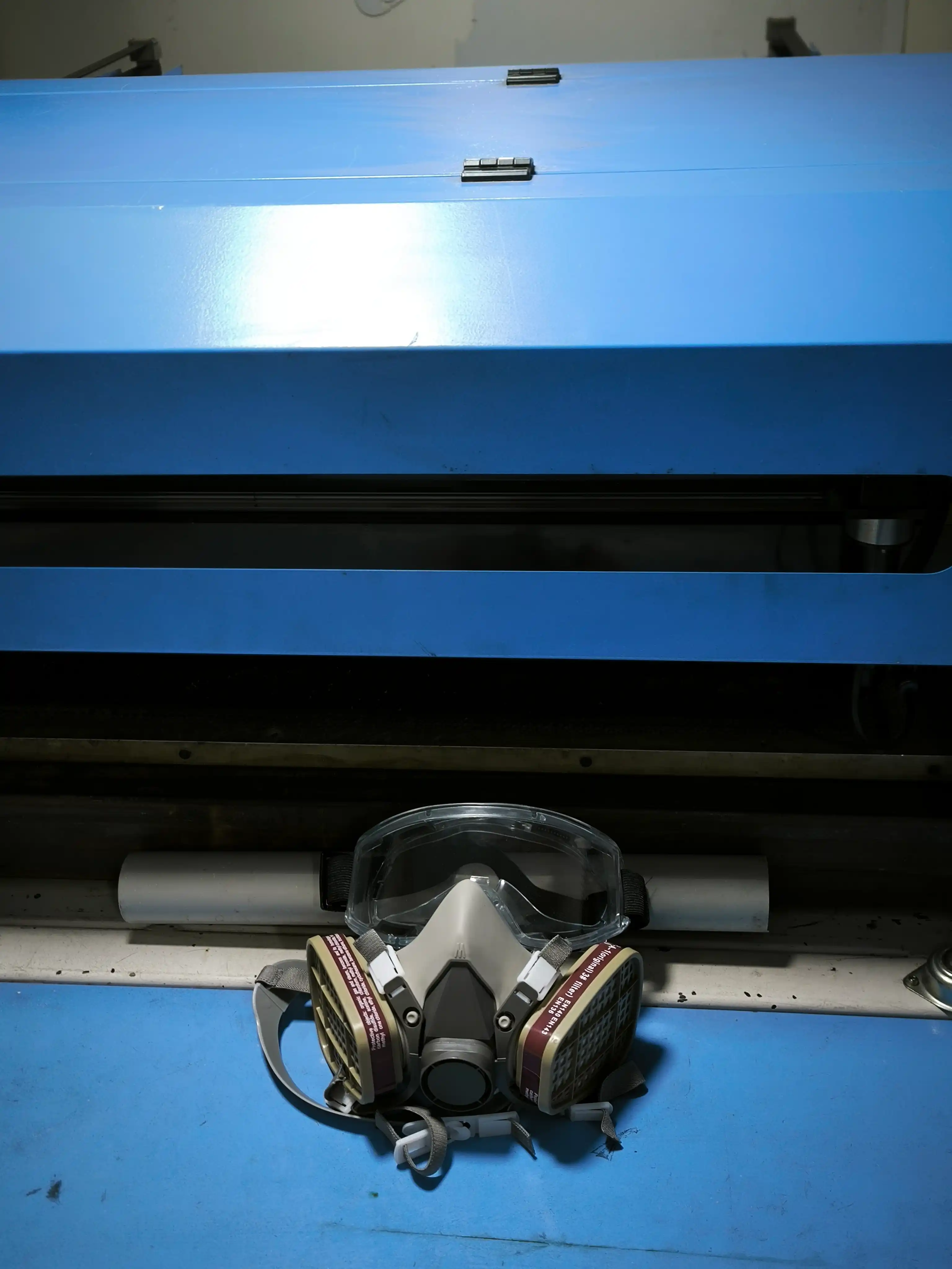 Respirator yarim niqobli, professional himoya ko'zoynagi bilan