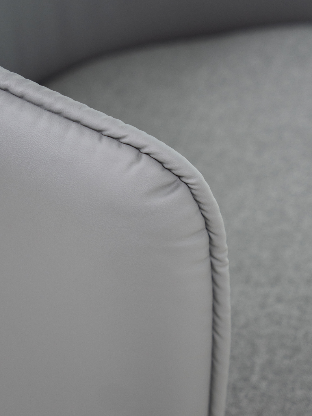 Divan AIKO Comfy, uy va offis uchun, metall oyoqlari, 150 x 70 x 72 sm