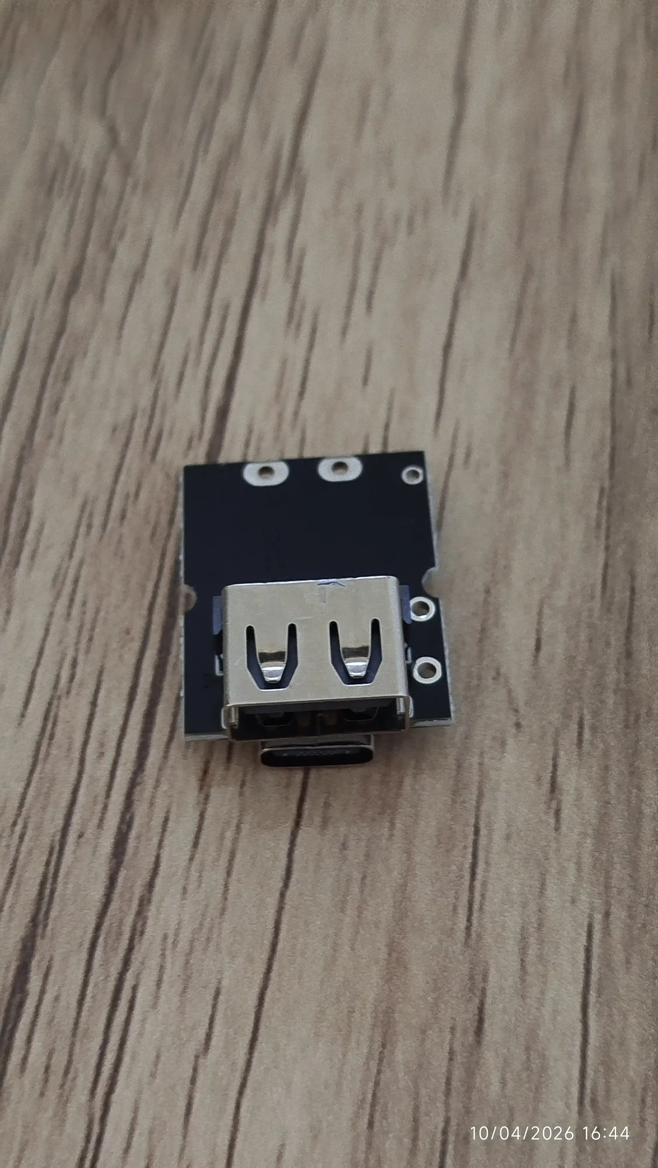 TYPE-C kirish va USB-A chiqishi 5V 2A bo'lgan PowerBANK moduli
