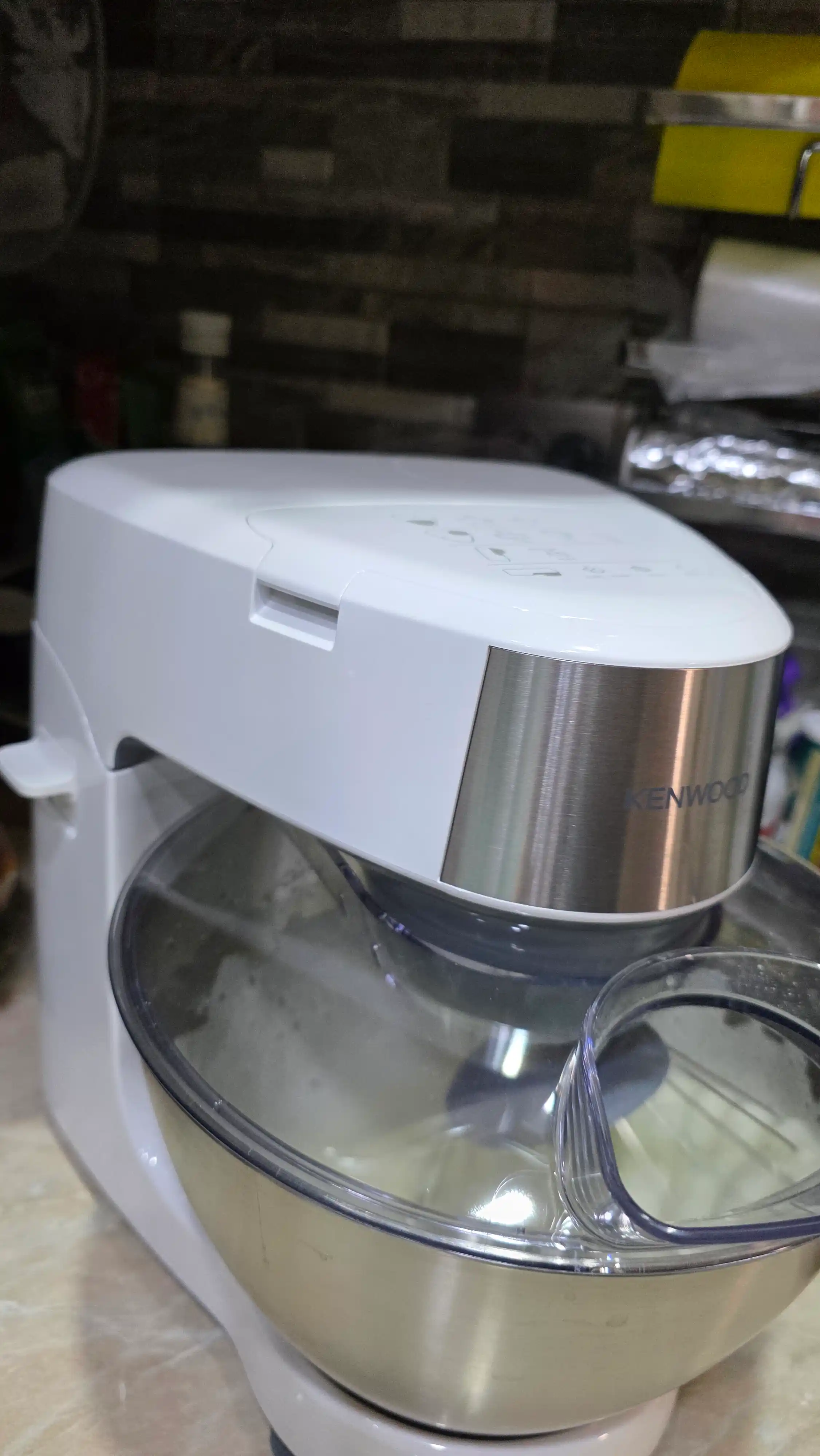 Kenwood KHC29A.J0WH Prospero+ oshxona mashinasi planetar mikser blender bilan 1000 Vt