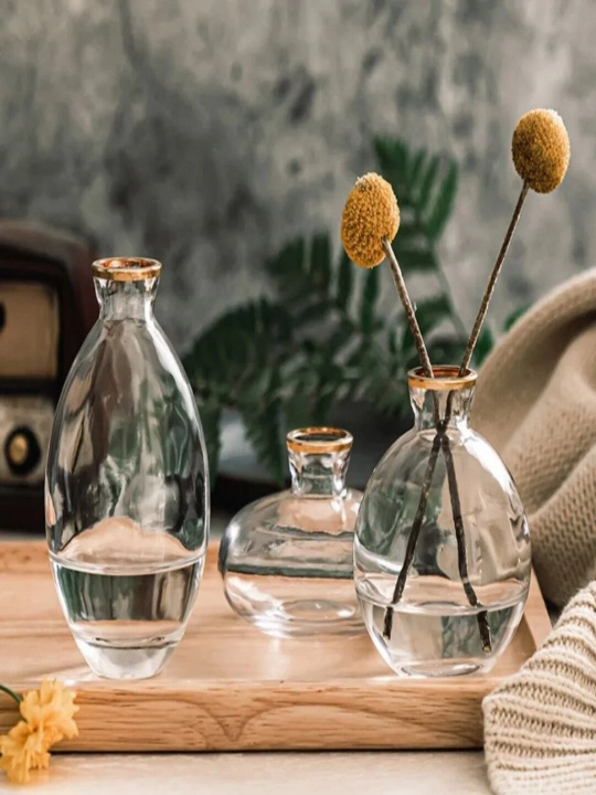 Kichik shisha vazalar, to'plamda uchta bo'lak (turli o'lchamlarda), "MINIMA" modeli