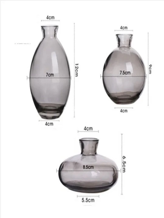 Kichik shisha vazalar, to'plamda uchta bo'lak (turli o'lchamlarda), "MINIMA" modeli