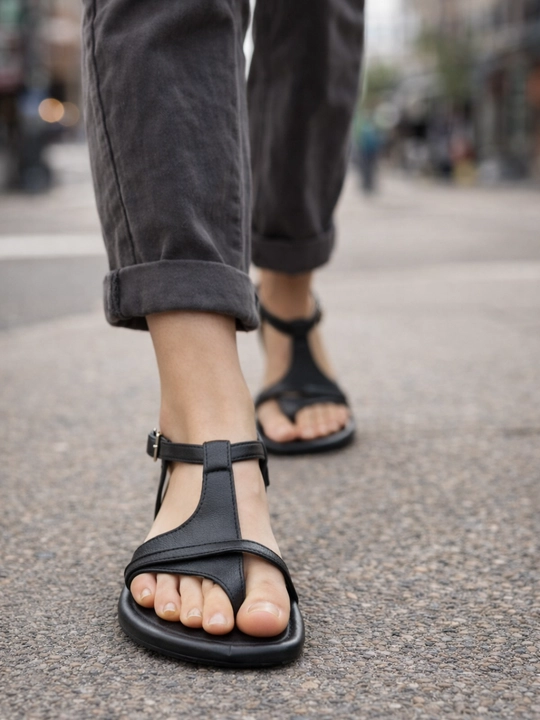 Ayollar uchun yozgi marvaridli sandal, tekis taglikli qulay bosonojka modeli