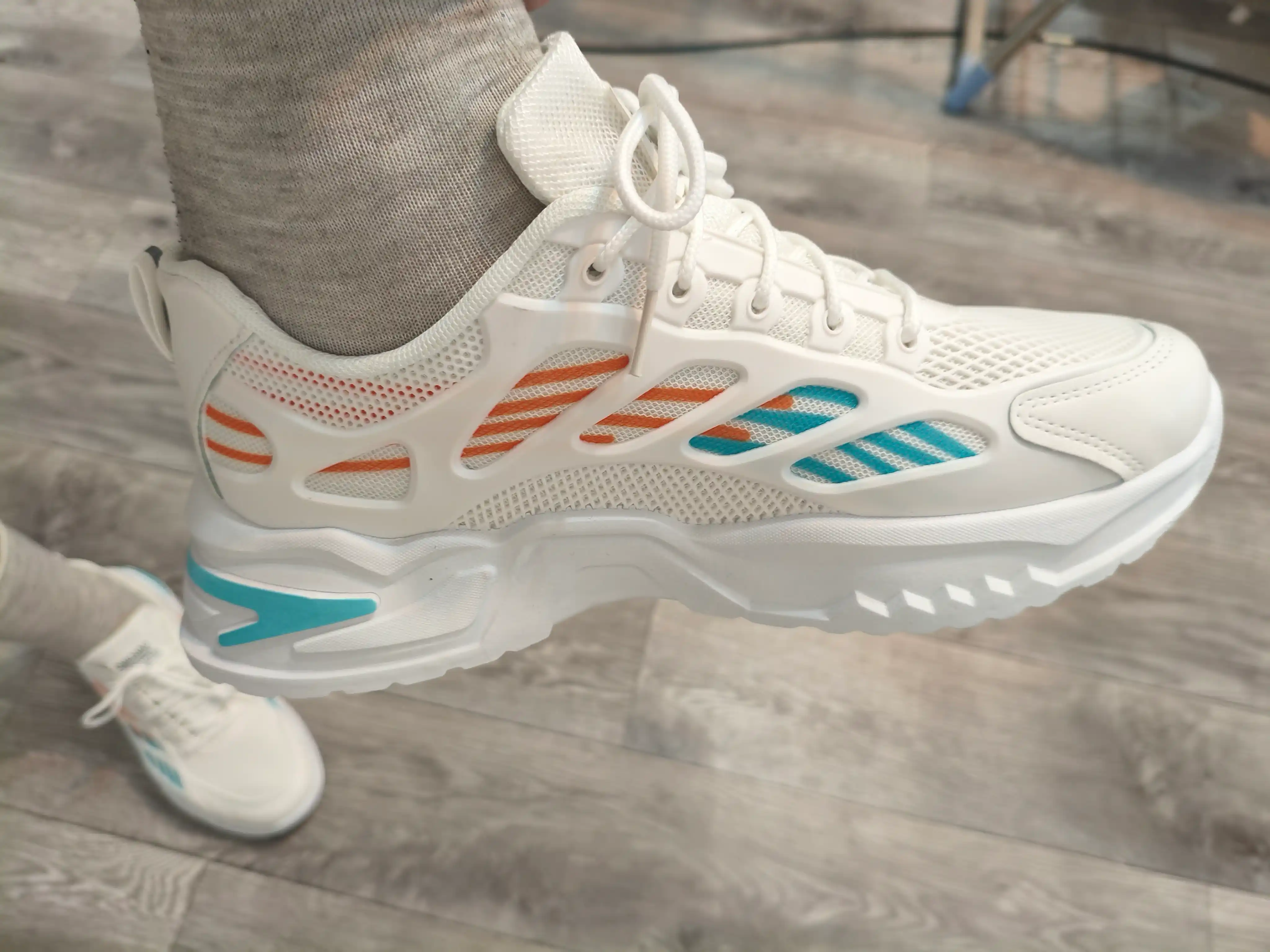 Erkaklar krossovkasi, nafas oluvchi,  bahor, yoz, kuz