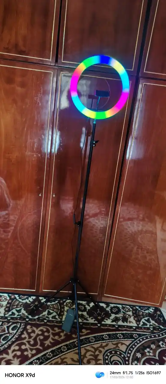 Selfi lampasi, halqali, RGB, LED, shtativ bilan, 210 sm BD 330