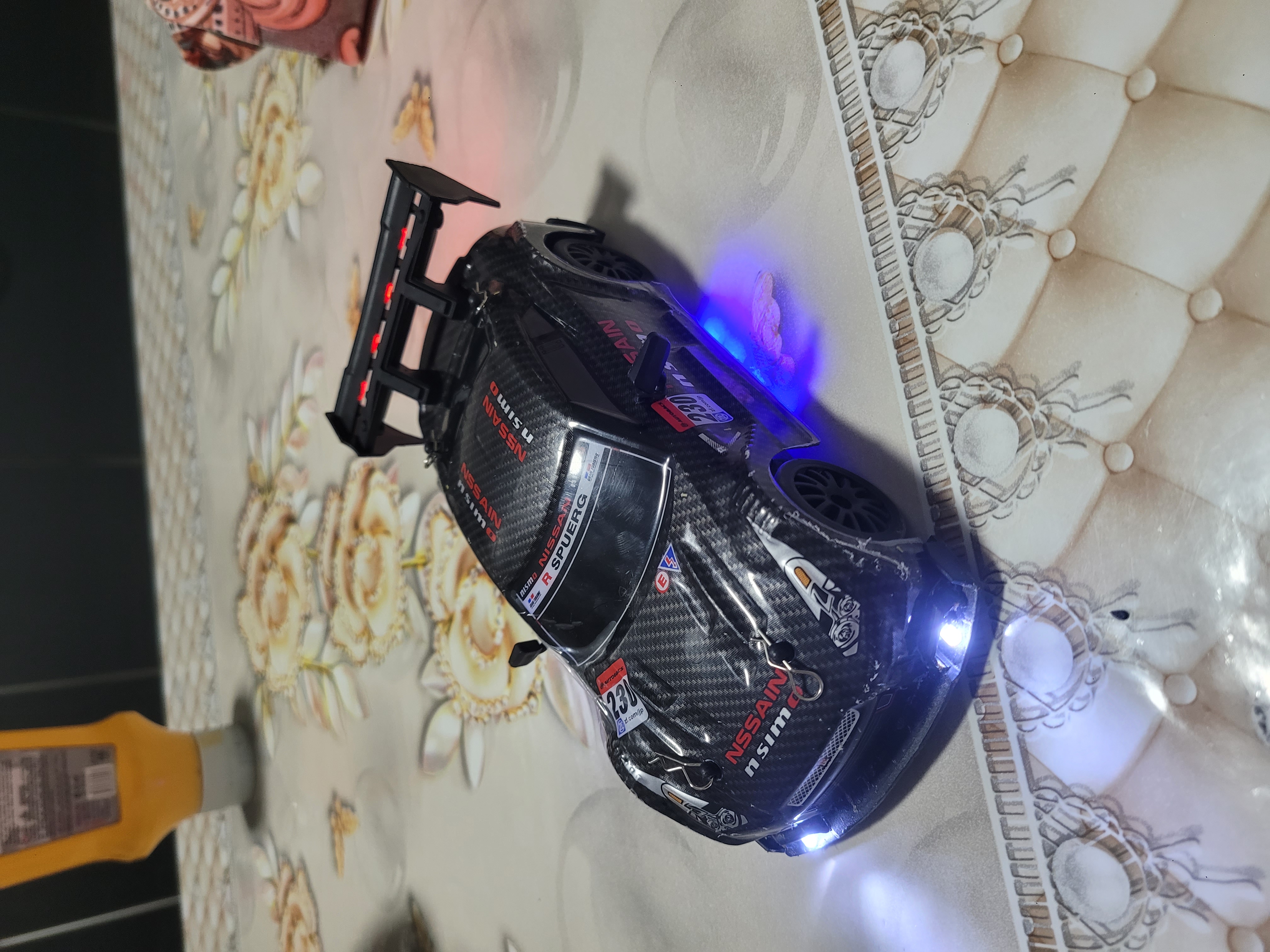 Дрифт-машинка RC 1:24 на пульте, 4WD, LED, Drift Car с комплектом, с высокой скоростью