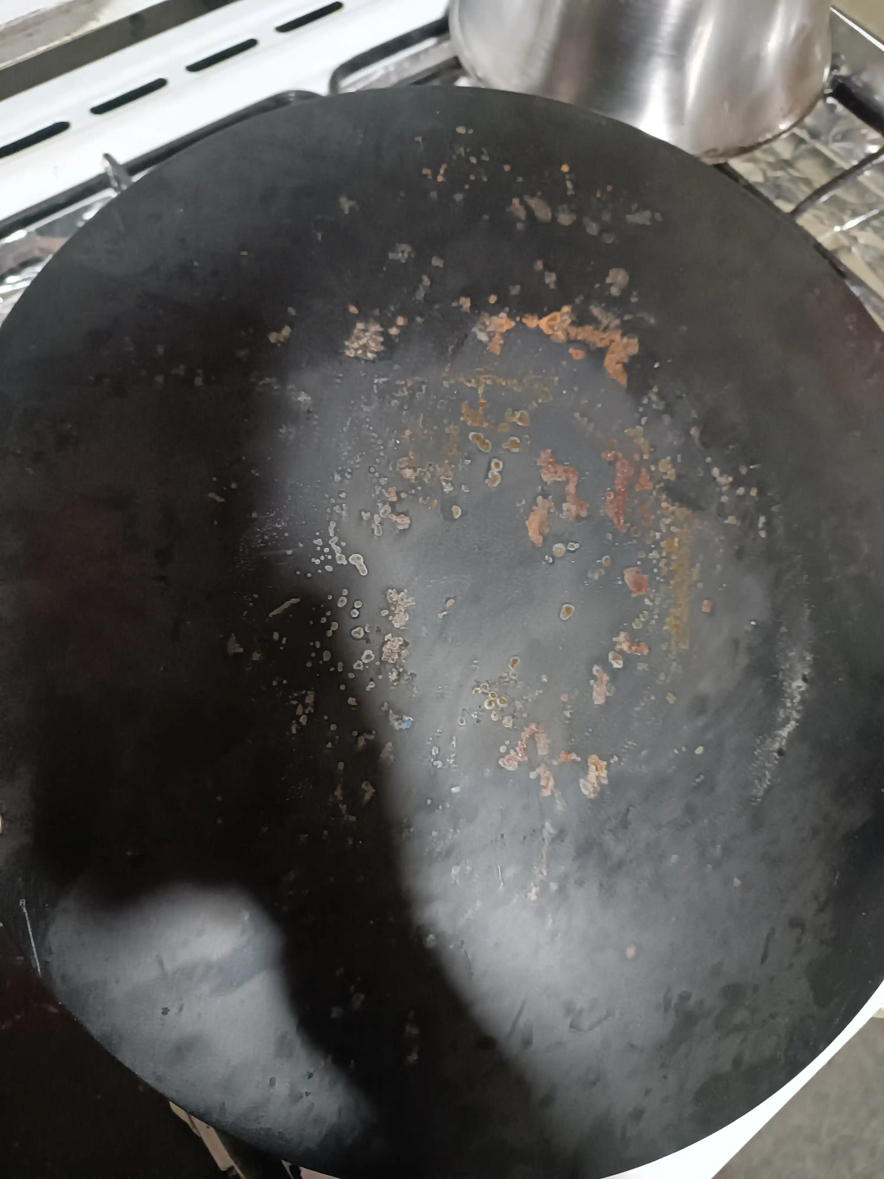 Saj qovurish va barbekyu uchun tova, yopishmaydigan qoplamali