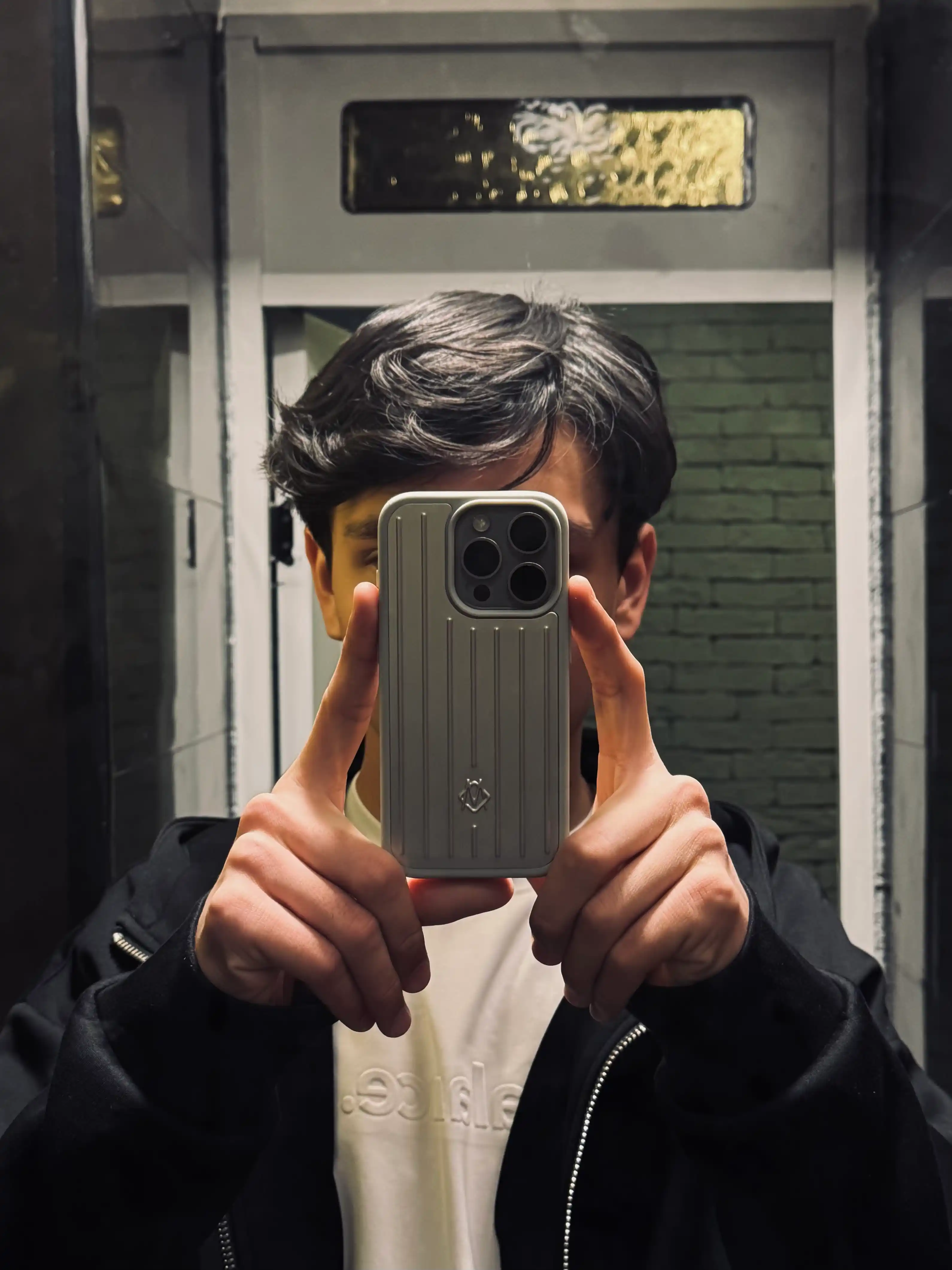 IPhone 16 va iPhone 17 uchun Rimowa telefon g‘ilofi, zarbaga chidamli, himoyalovchi