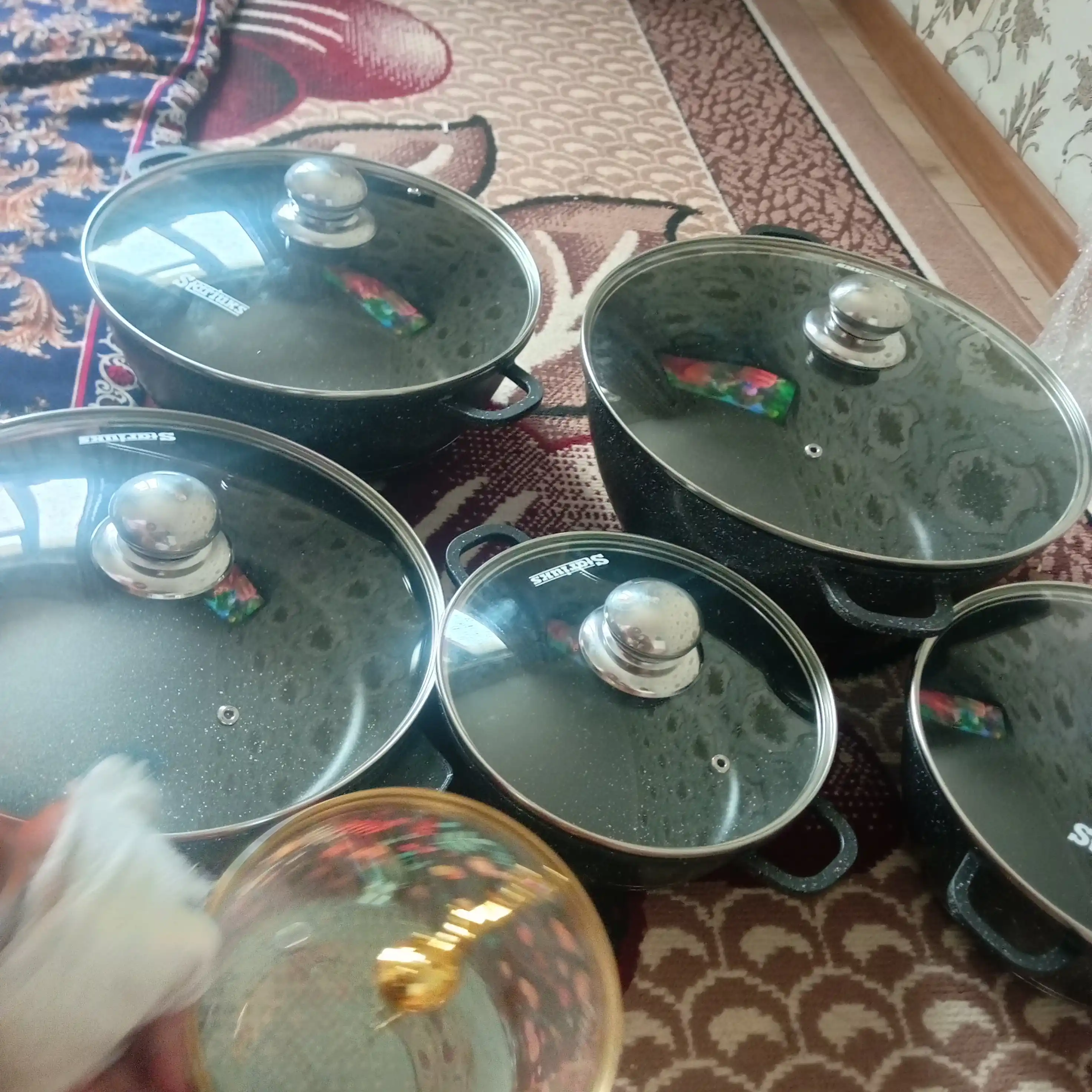 Shisha kastryulya 1,8 litrli sho‘rva qozoni, issiqqa chidamli bo‘tqa va sut uchun cho‘mich