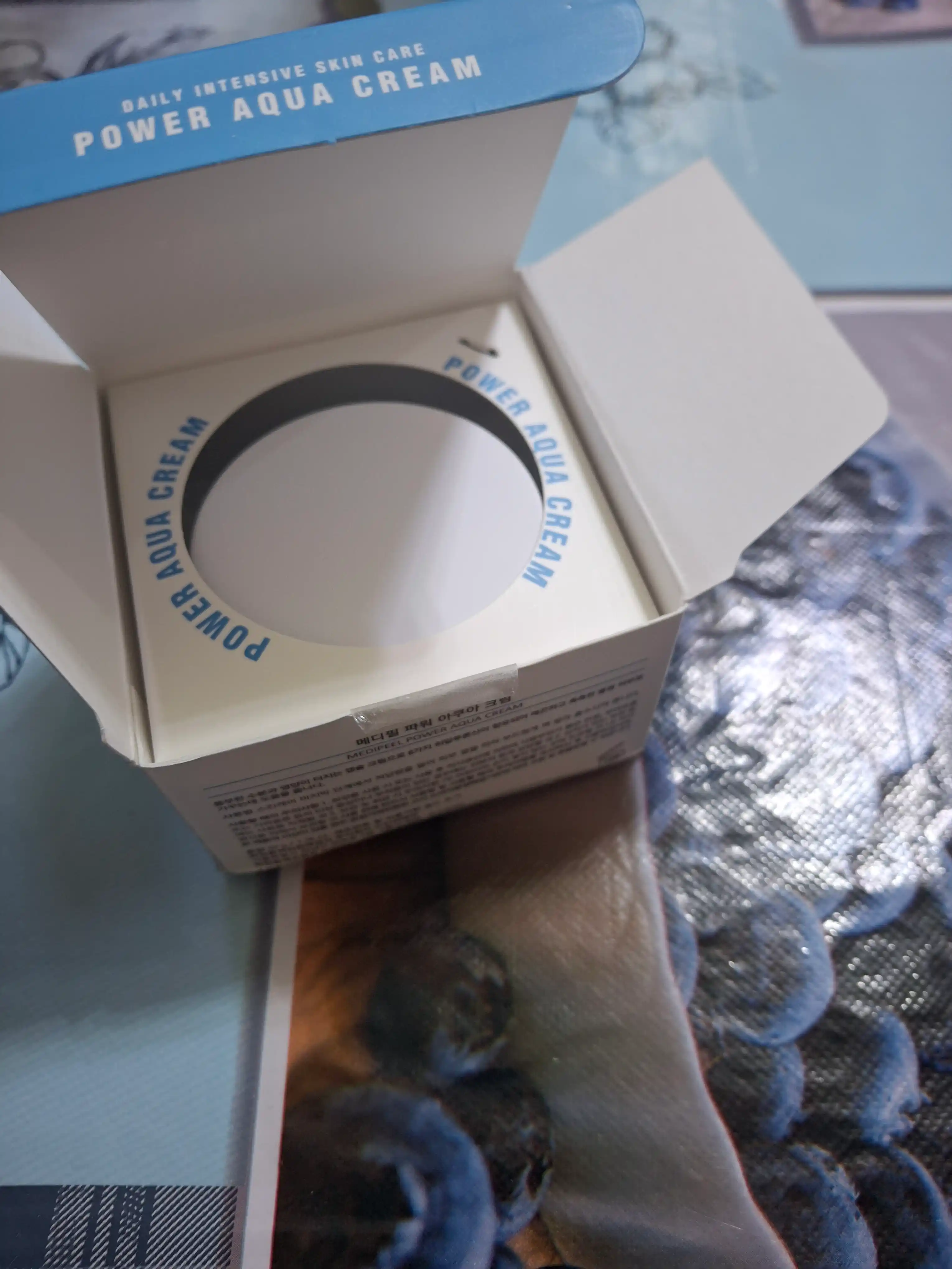 Qarilikka qarshi kapsulali Medi-Peel Power Aqua Cream kremi