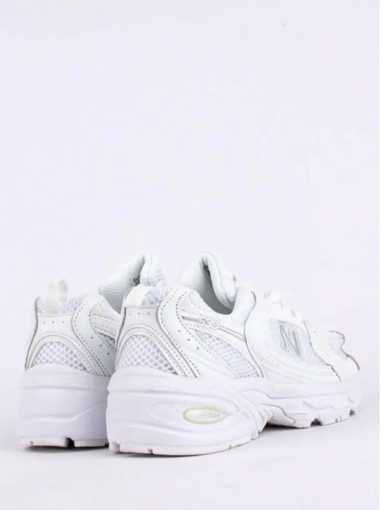 Женские кроссовки NEW Balance 530