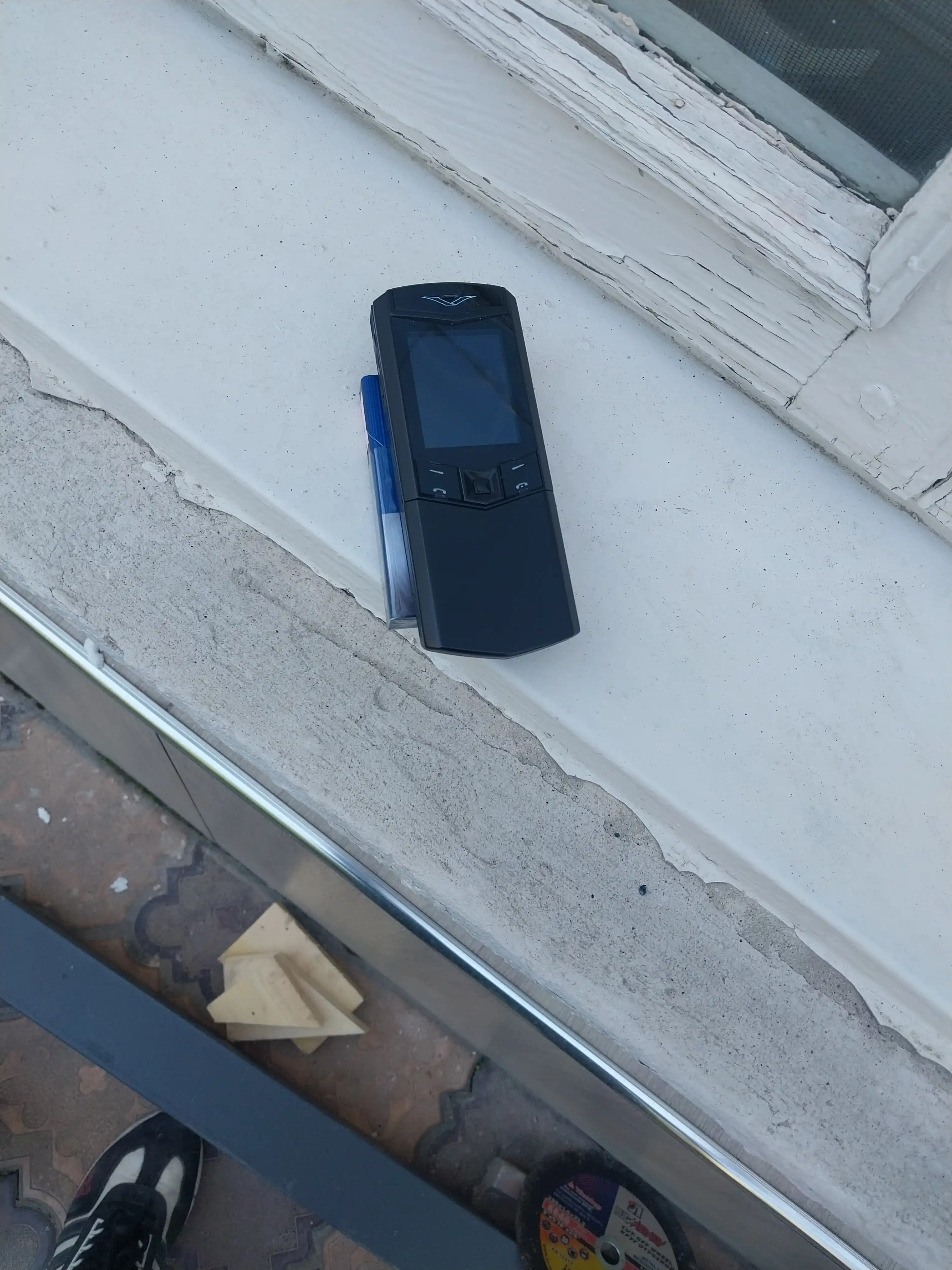 Tugmali telefon Vertu V888Pro Slider