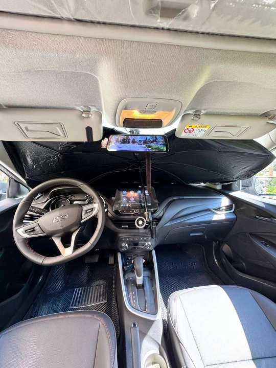 Тент-зонт для лобового стекла автомобиля