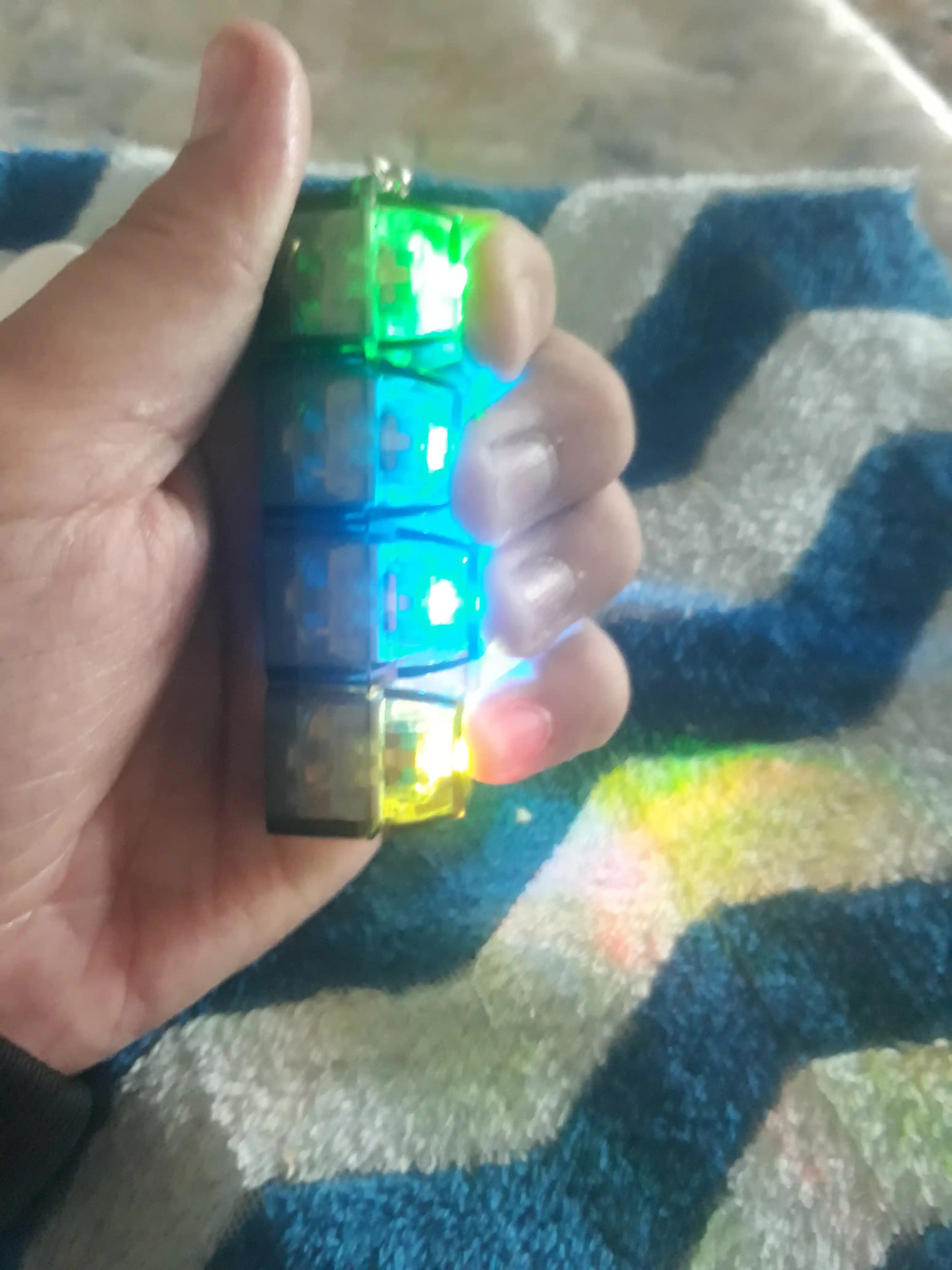 Антистресс брелок-клавиатура с RGB подсветкой, кликер для концентрации внимания