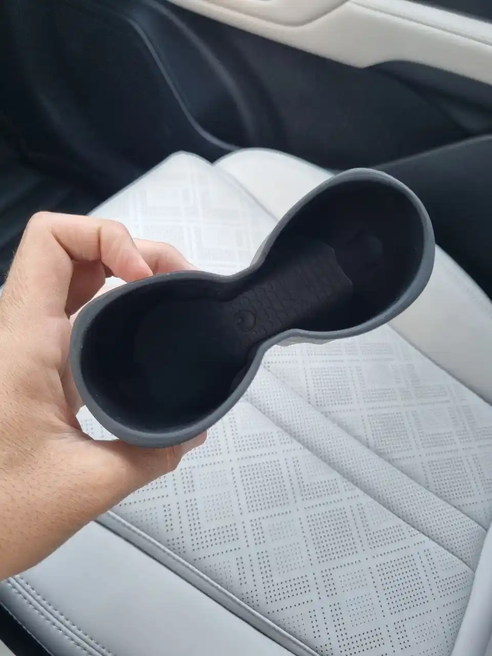 BYD Yuan Up va BYD Yuan Up Smart uchun silikon podstakannik