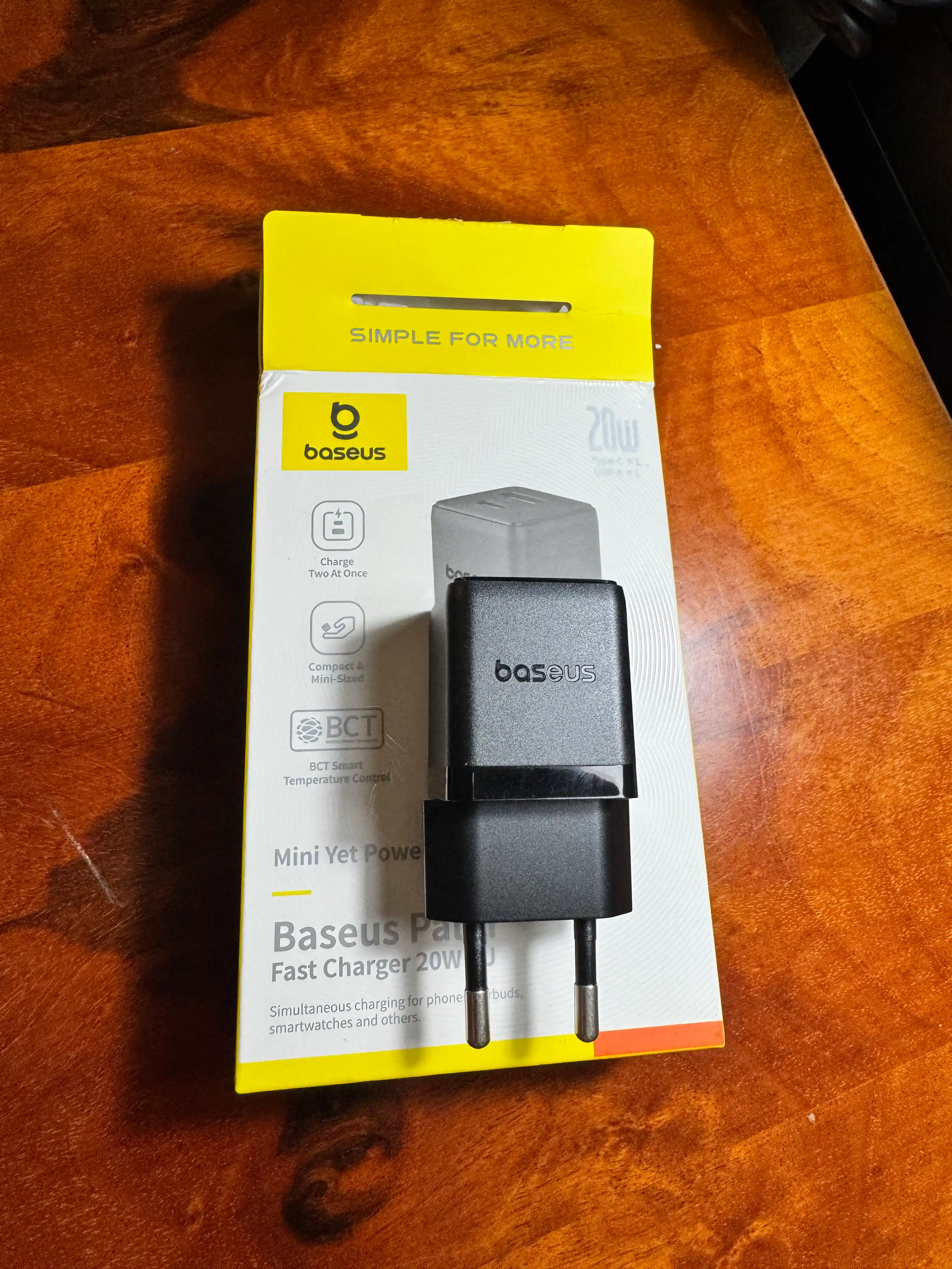 Universal zaryadlash qurilmasi Baseus Palm Fast Charger C+U, 20 Vt zaryadchik
