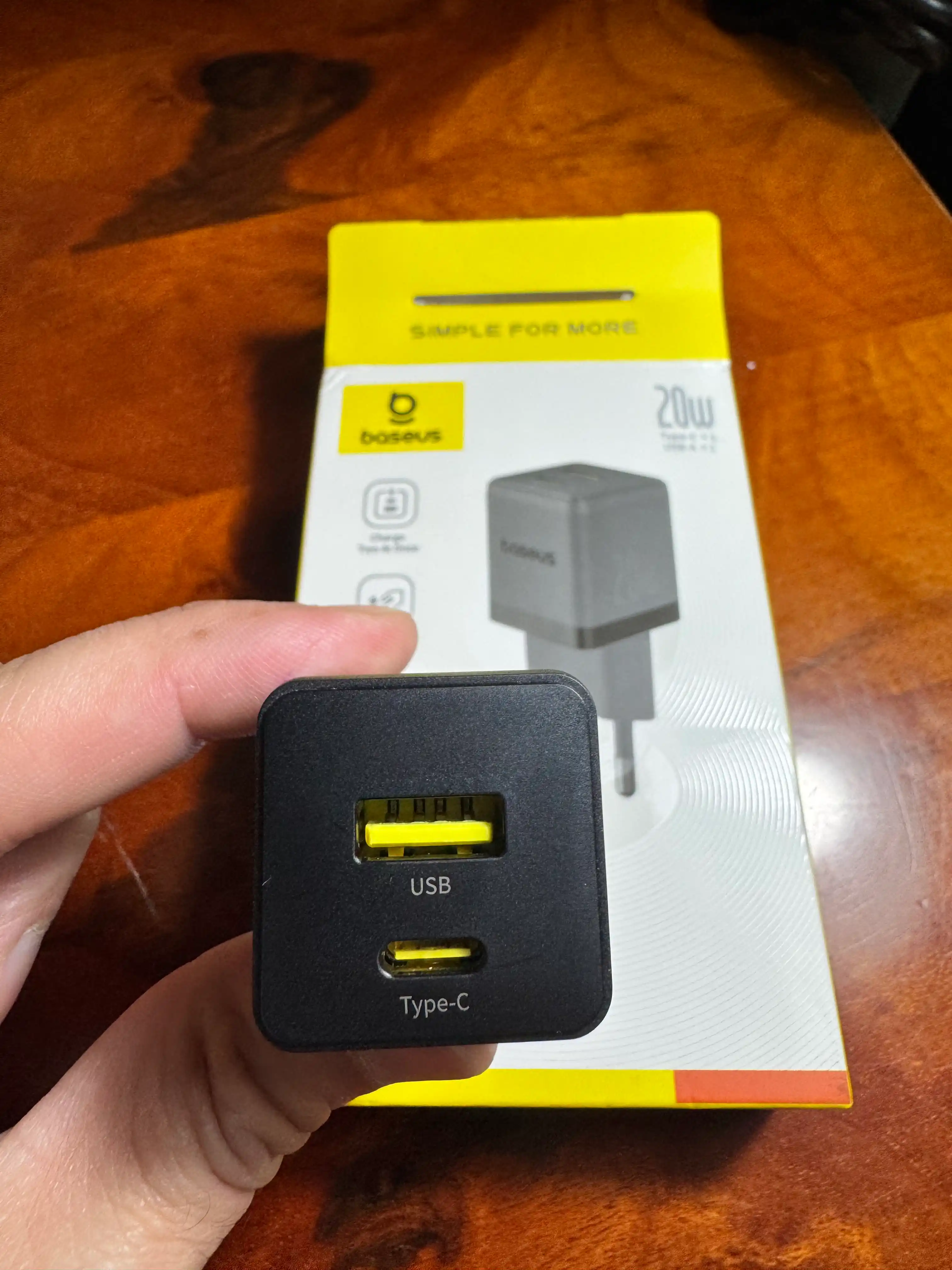 Universal zaryadlash qurilmasi Baseus Palm Fast Charger C+U, 20 Vt zaryadchik