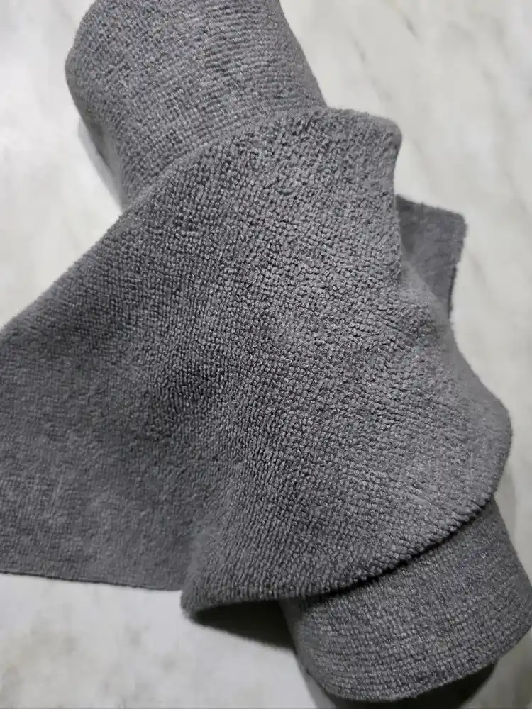 Tozalash va yuvish uchun ko'p qirrali qayta ishlatiladigan mikrofiber mato