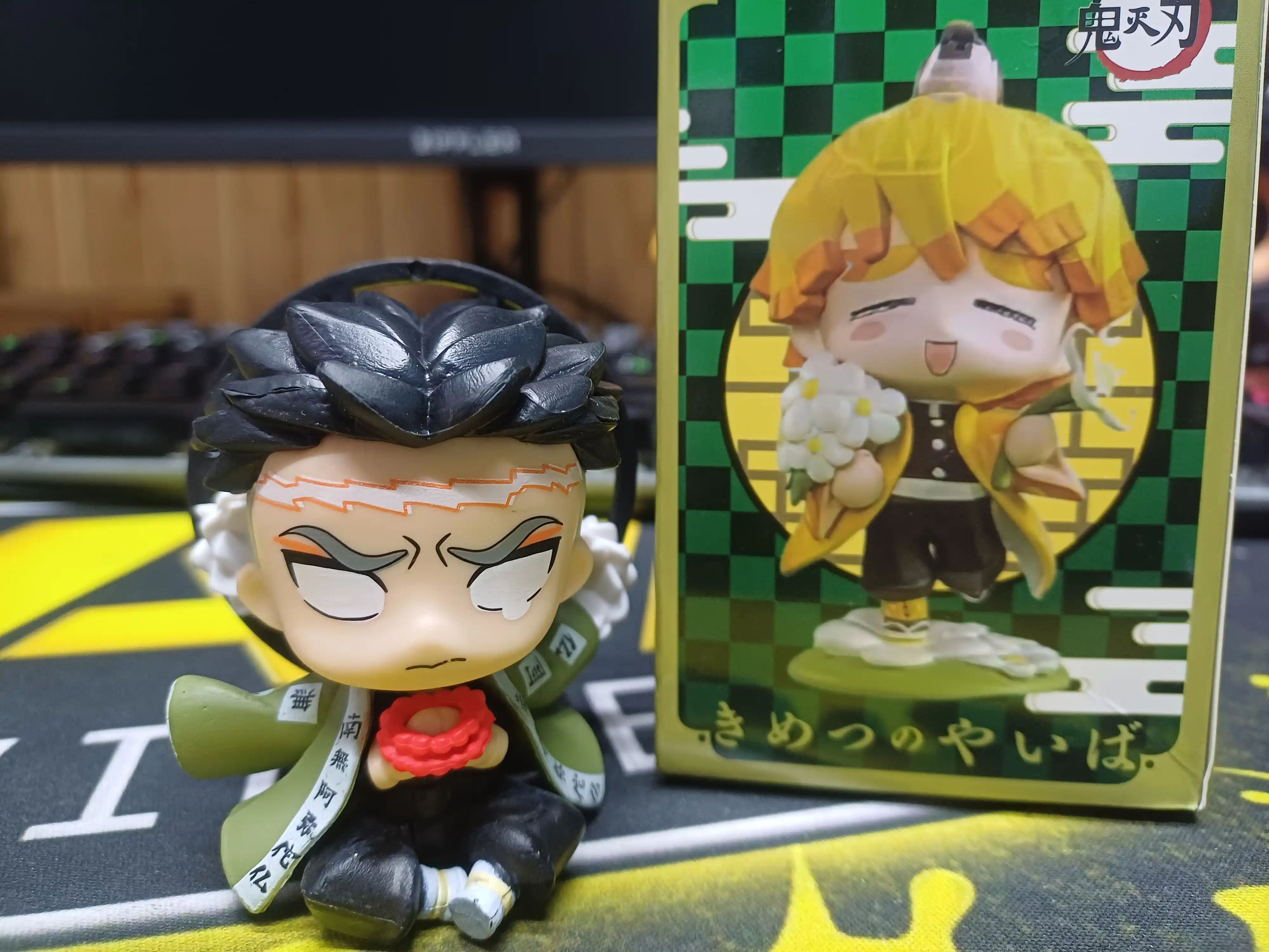 Demon Slayer kolleksion figurkalar to‘plami, syurpriz quti