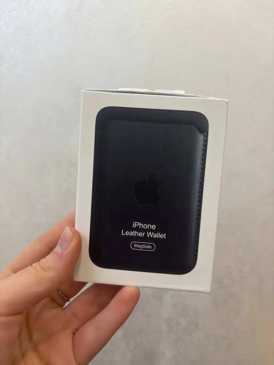 Magnitli cardxolder Iphone 12 dan boshlab, animatsiya bilan