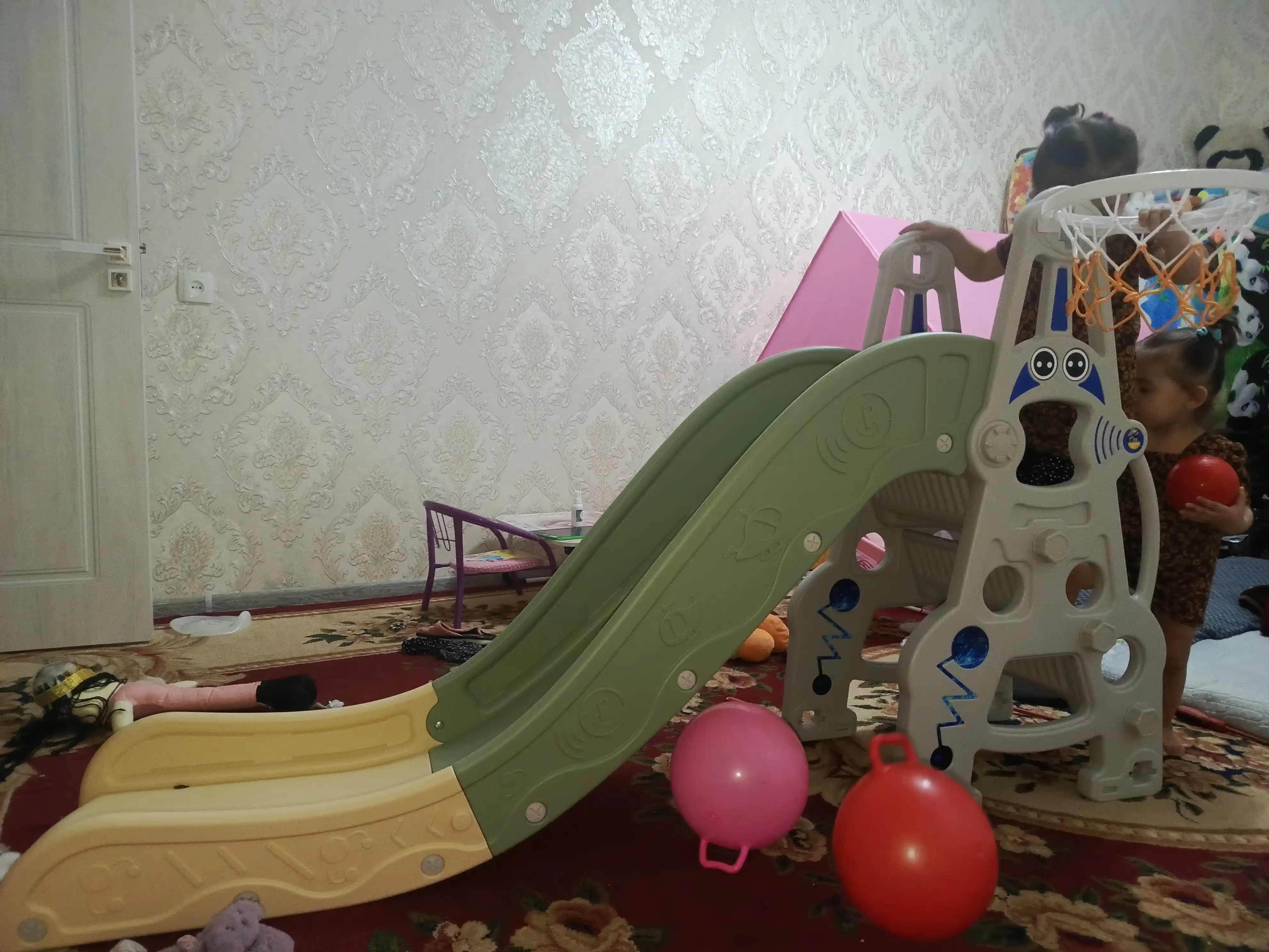 Детская горка и игровой комплекс FIDGO, модели с качелями и спортивный уголок