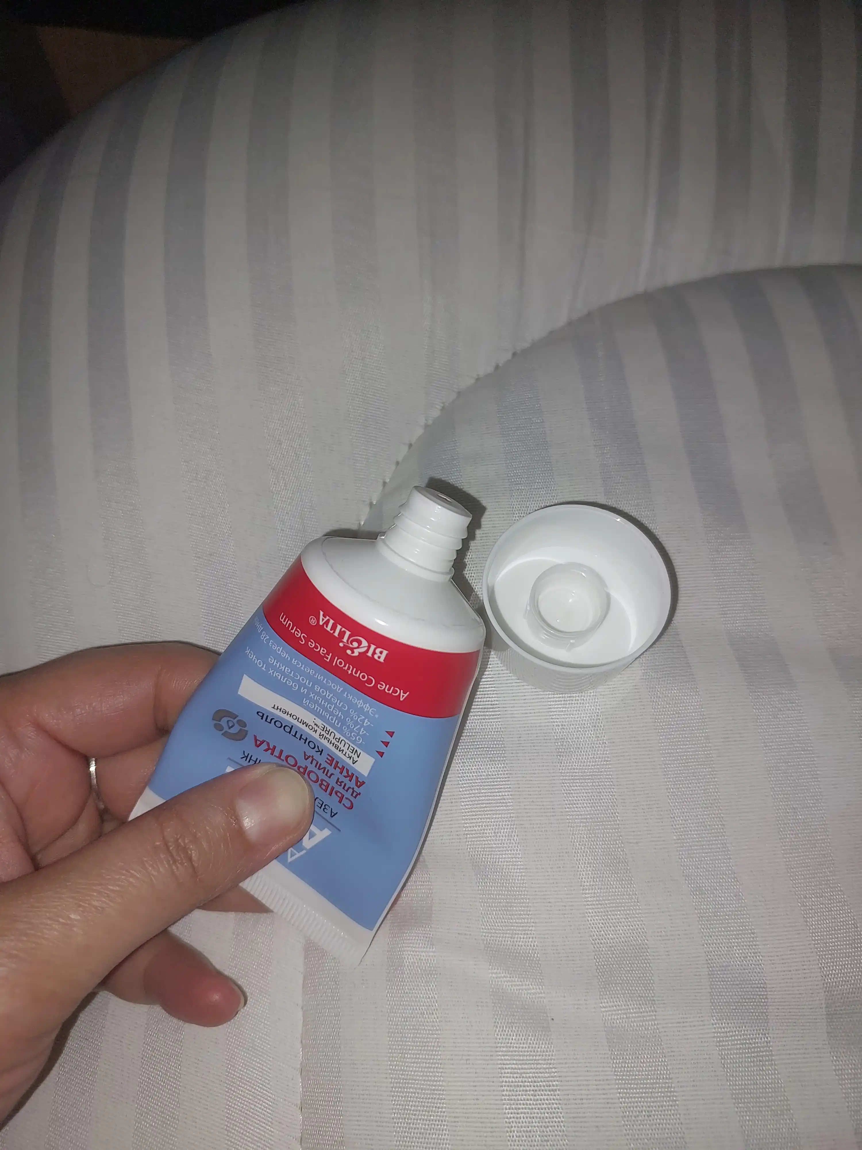 Yuz uchun zardob Aknega qarshi, azelain + rux, akne nazorati, 30 ml, BiElita