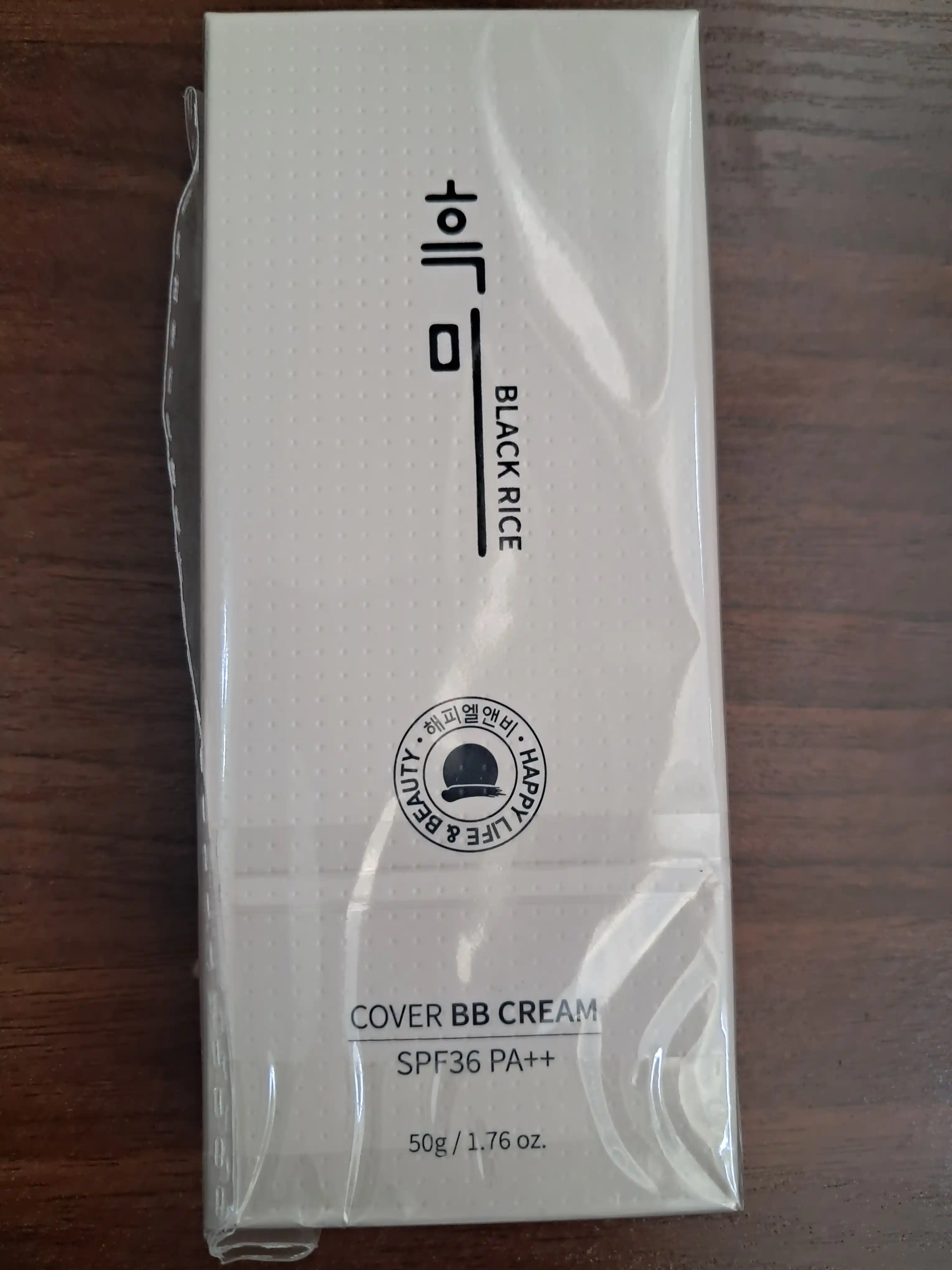 Qora guruch ekstrakti bilan namlovchi BB tonal kremi  SPF 36 PA++