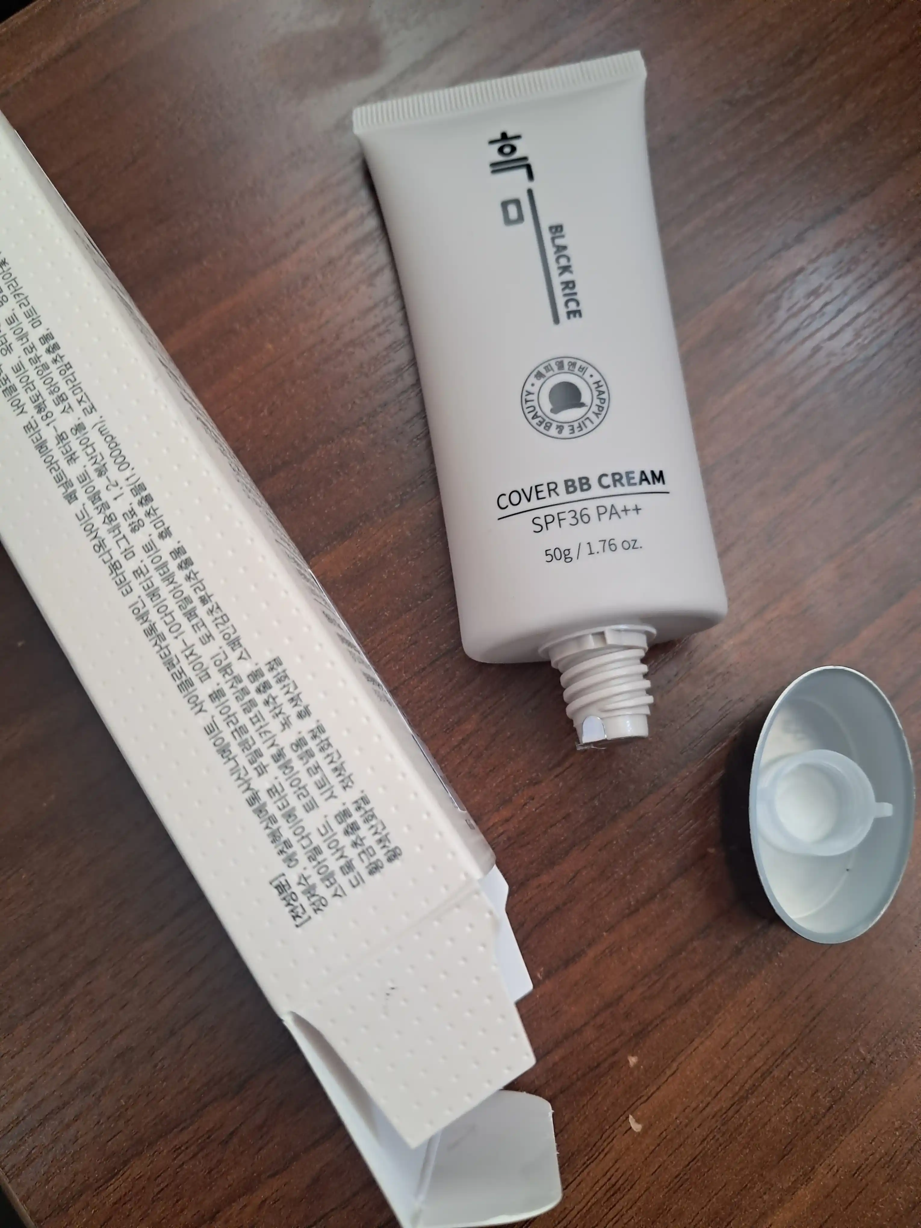 Qora guruch ekstrakti bilan namlovchi BB tonal kremi  SPF 36 PA++