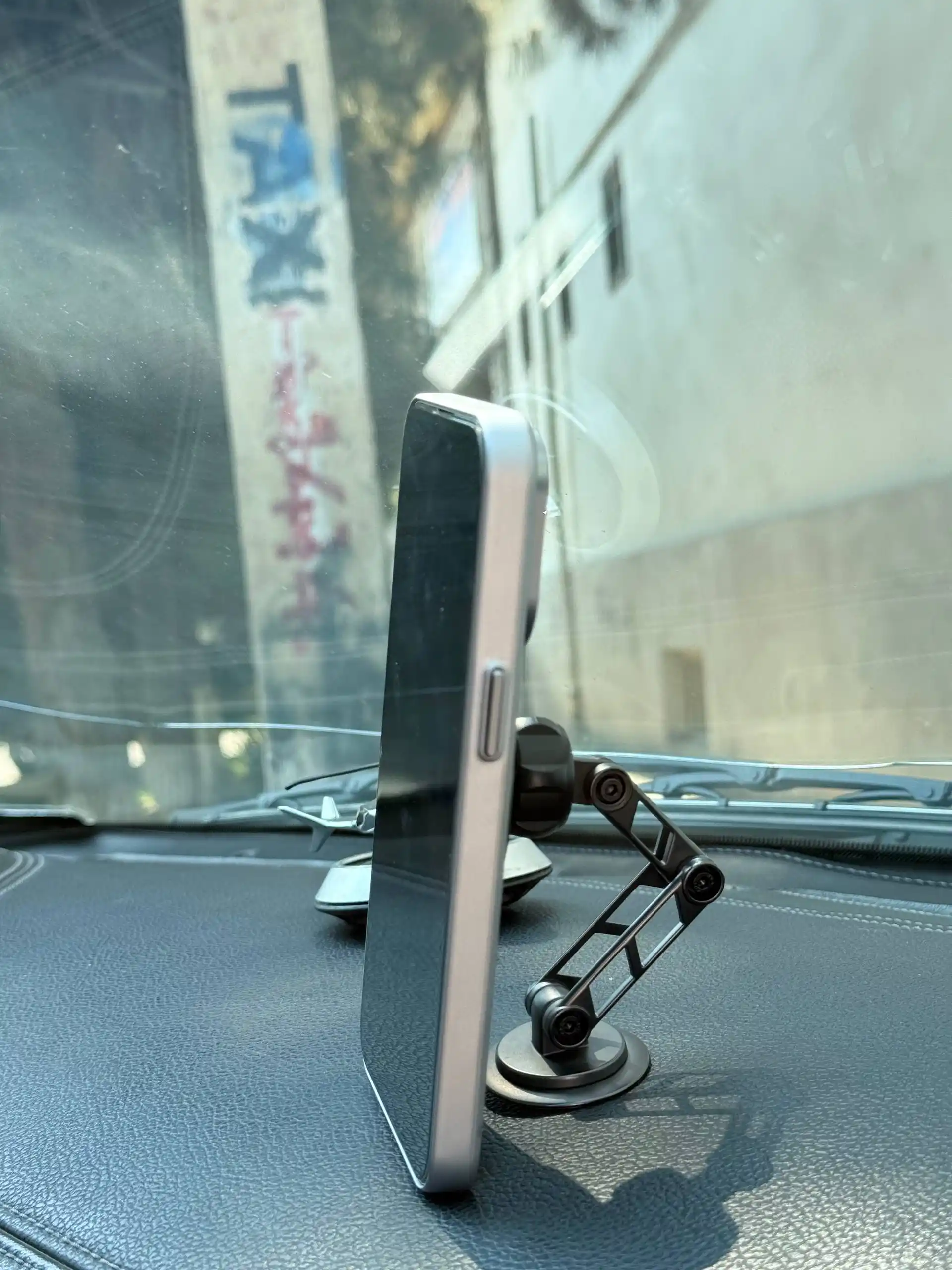 Вакуумный держатель для телефона MAGNIT для автомобиля, MagSafe