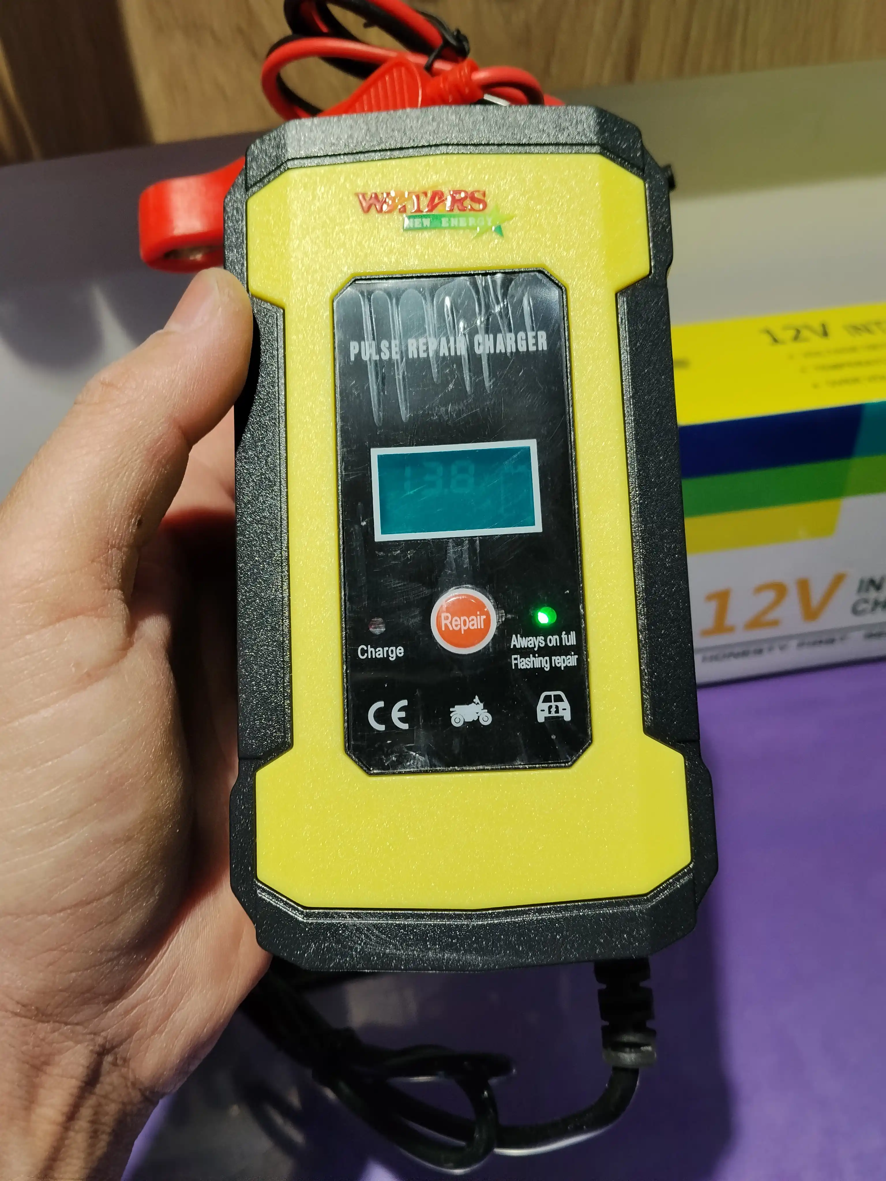 Avtomobil invertori, Universal batareya zaryadlovchi uskuna, 12 V, avtomobil, skuter uchun