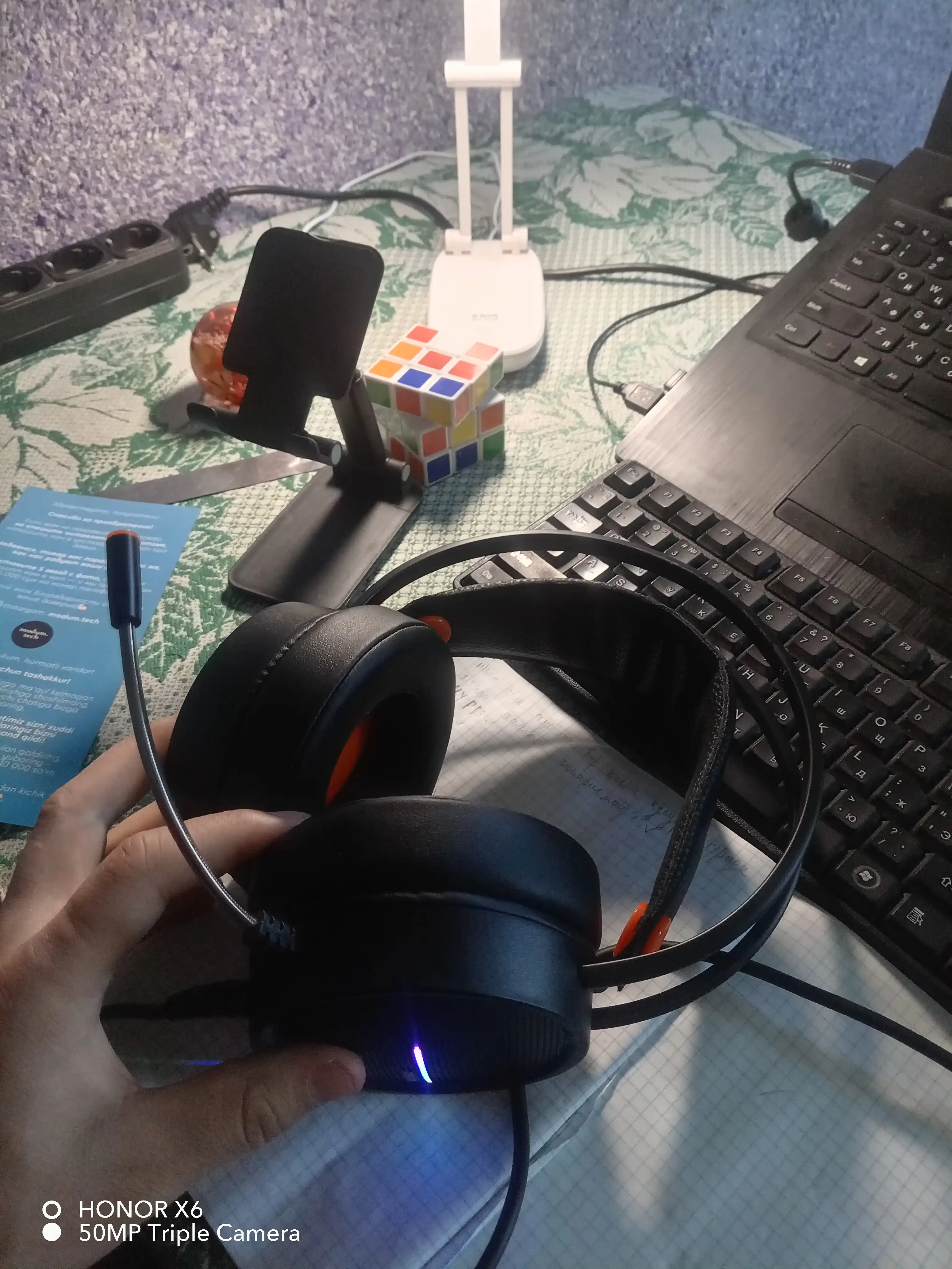 O'yin simli quloqchinlar CANYON Interceptor GH-8A, RGB yoritgich bilan