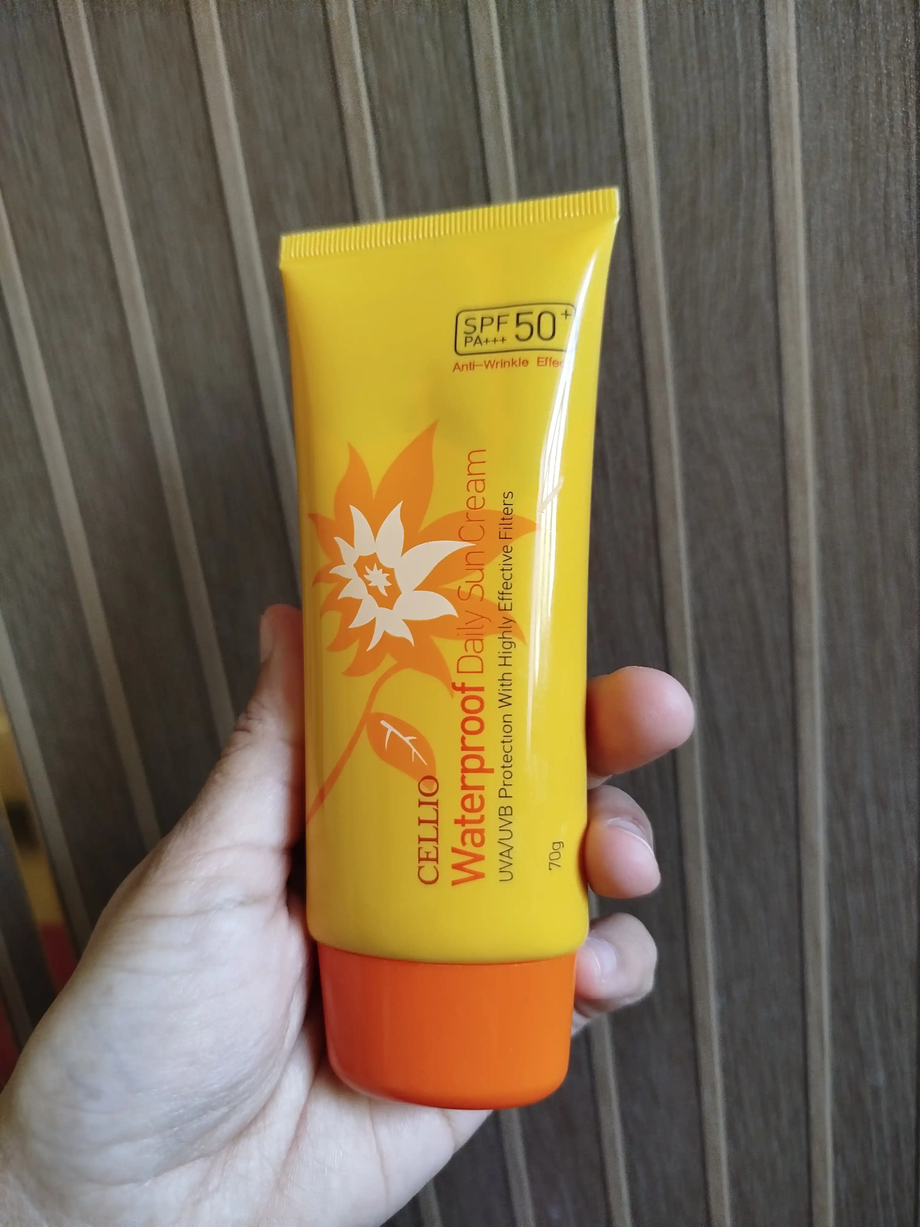 CELLO SPF 50+ quyoshdan himoya kremi, namlantiruvchi, himoyalovchi va ajinlarga qarshi, 70 ml