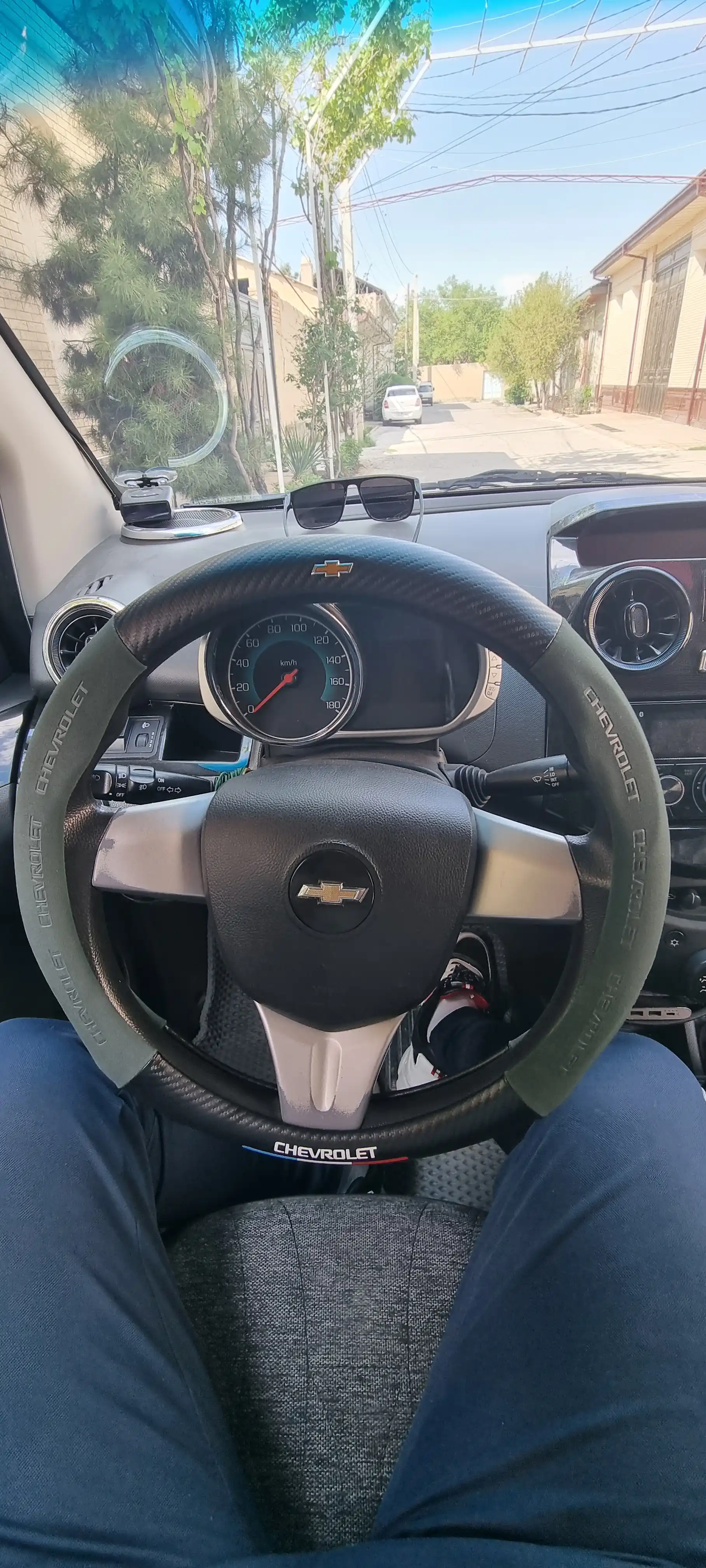 Avtomobil ruli uchun karbon tolali rul g'ilof, Chevrolet