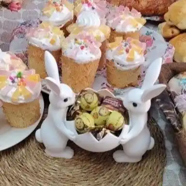 Пасхальные кролики с держателем -корзиной для конфет