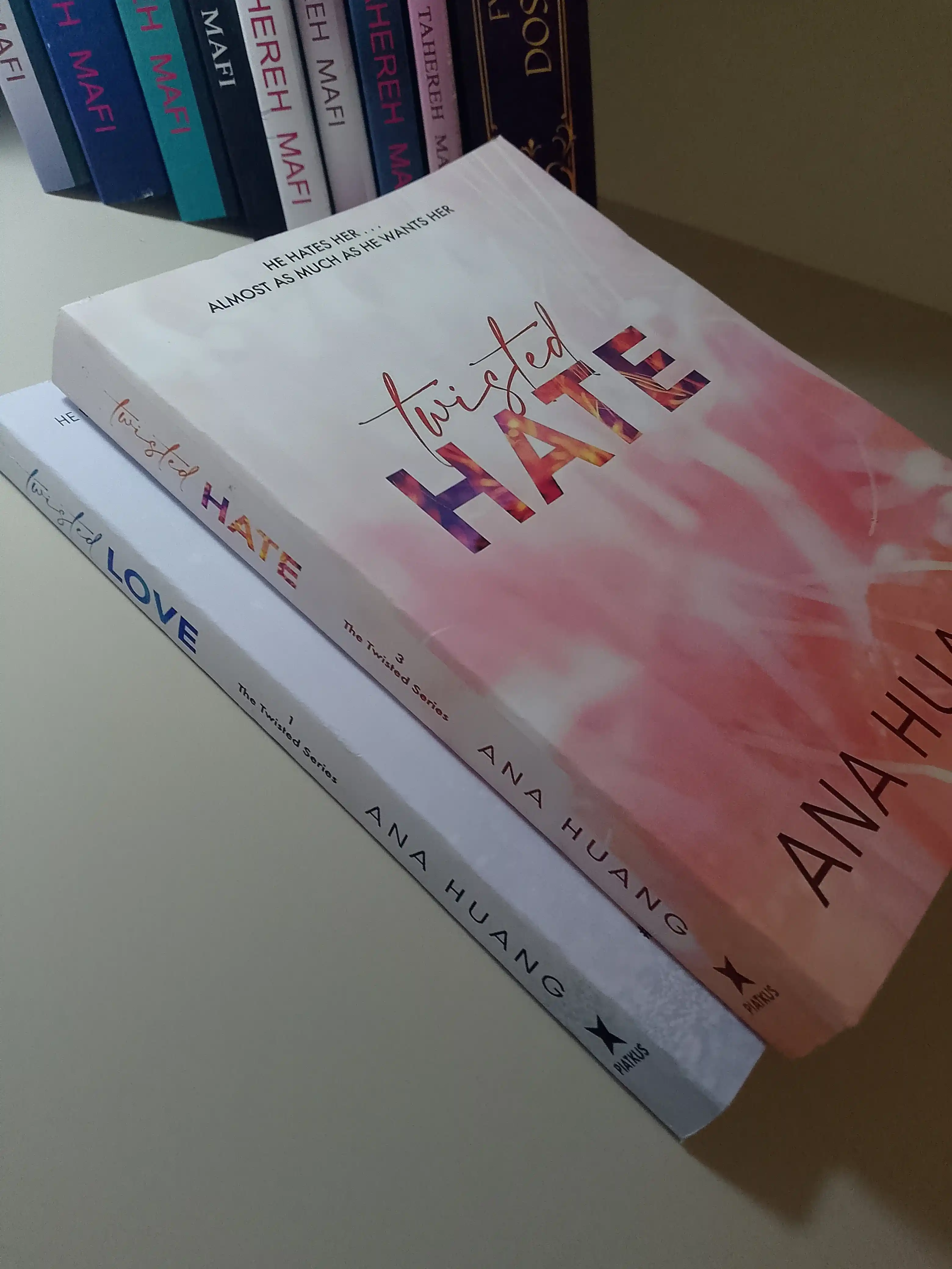 Kitob The Twisted Series Love, Games, Hate, Lies, Ana Huang, ingliz tilida