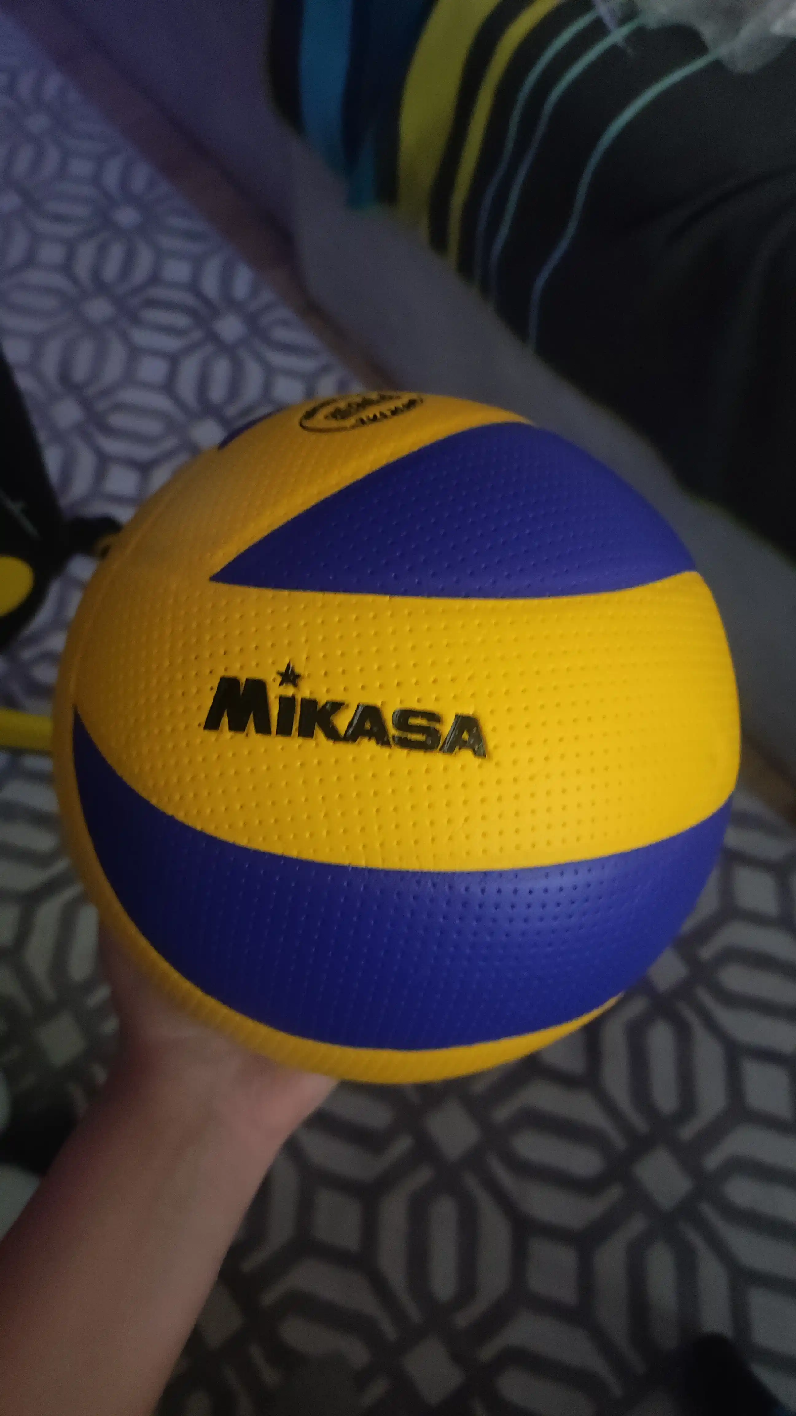 Voleybol to‘pi Mikasa №5 — mashg‘ulotlar va o‘yinlar uchun