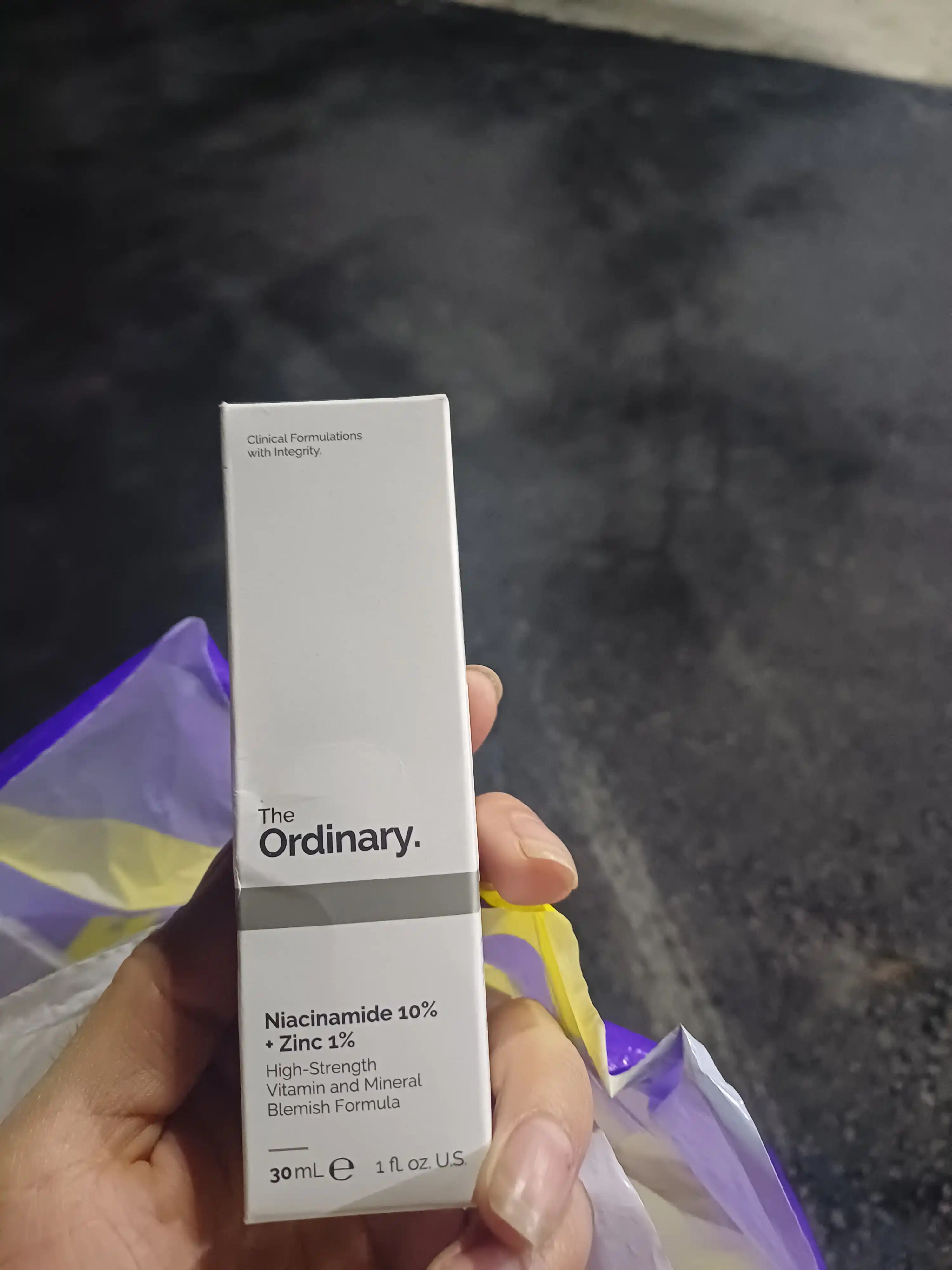The Ordinary Niatsinamid va sink bilan yuz zardobi Niacinamide 10% + Zinc 1%, 30 ml