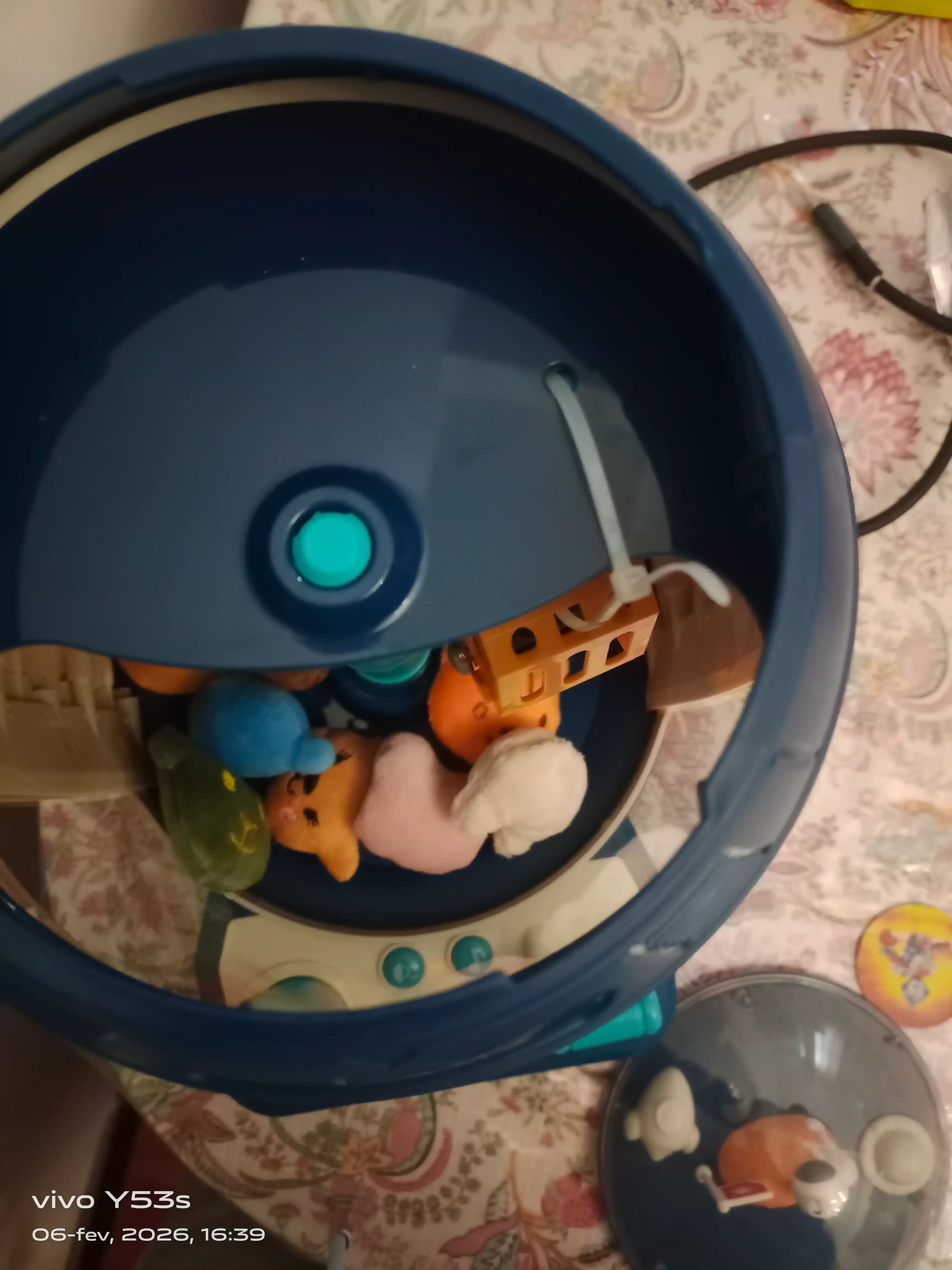 Игрушечный автомат-кран с мягкими игрушками — музыкальная развивающая игра для детей