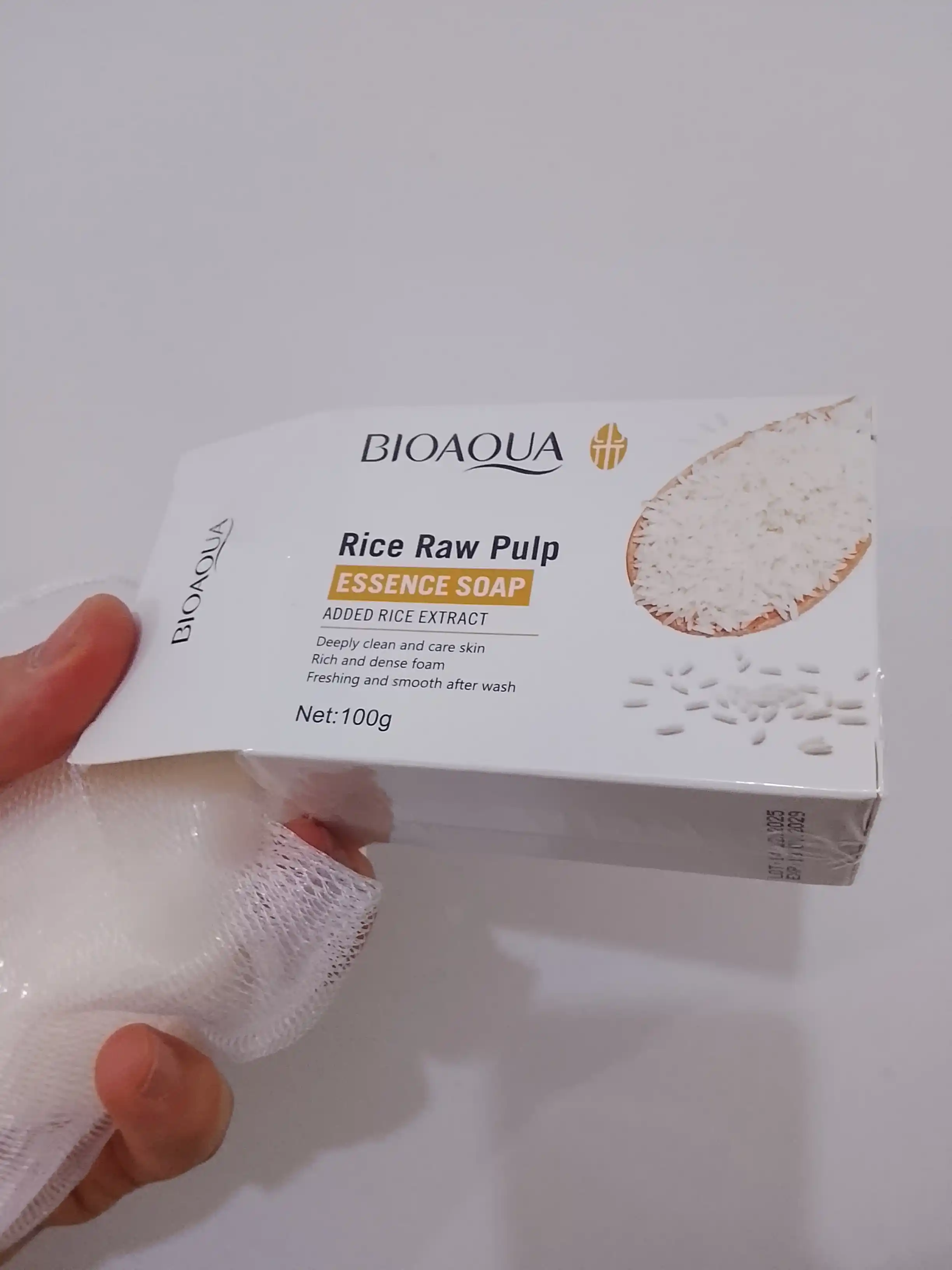 Oqartiruvchi sovun BIOAQUA, guruch ekstrakti bilan, yuz va tana uchun, 100 g