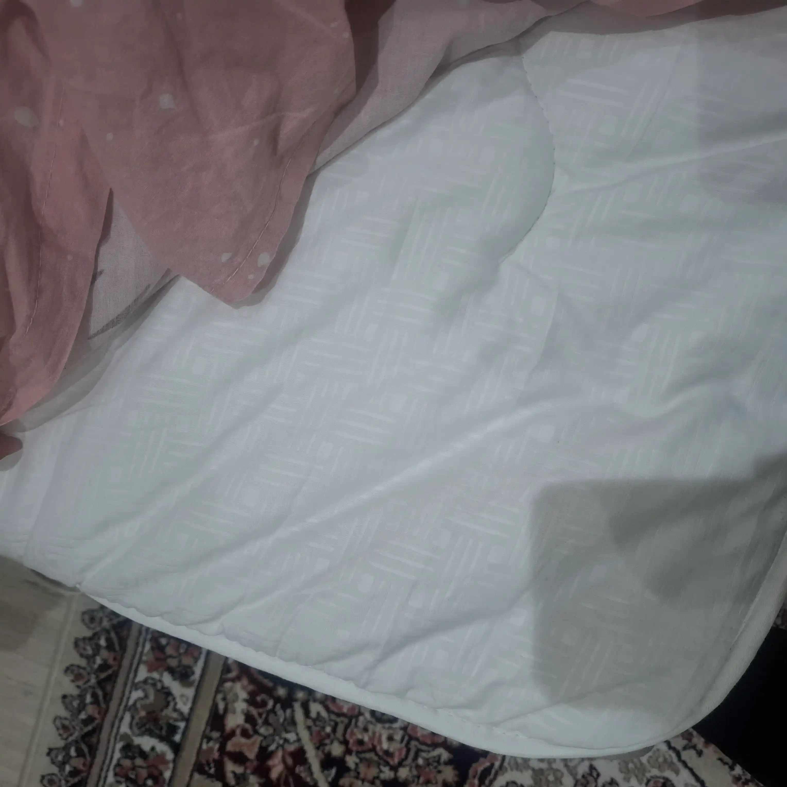 Allergiyaga mos namatrasnik, paxtali matras qoplamasi, rezinkali himoya