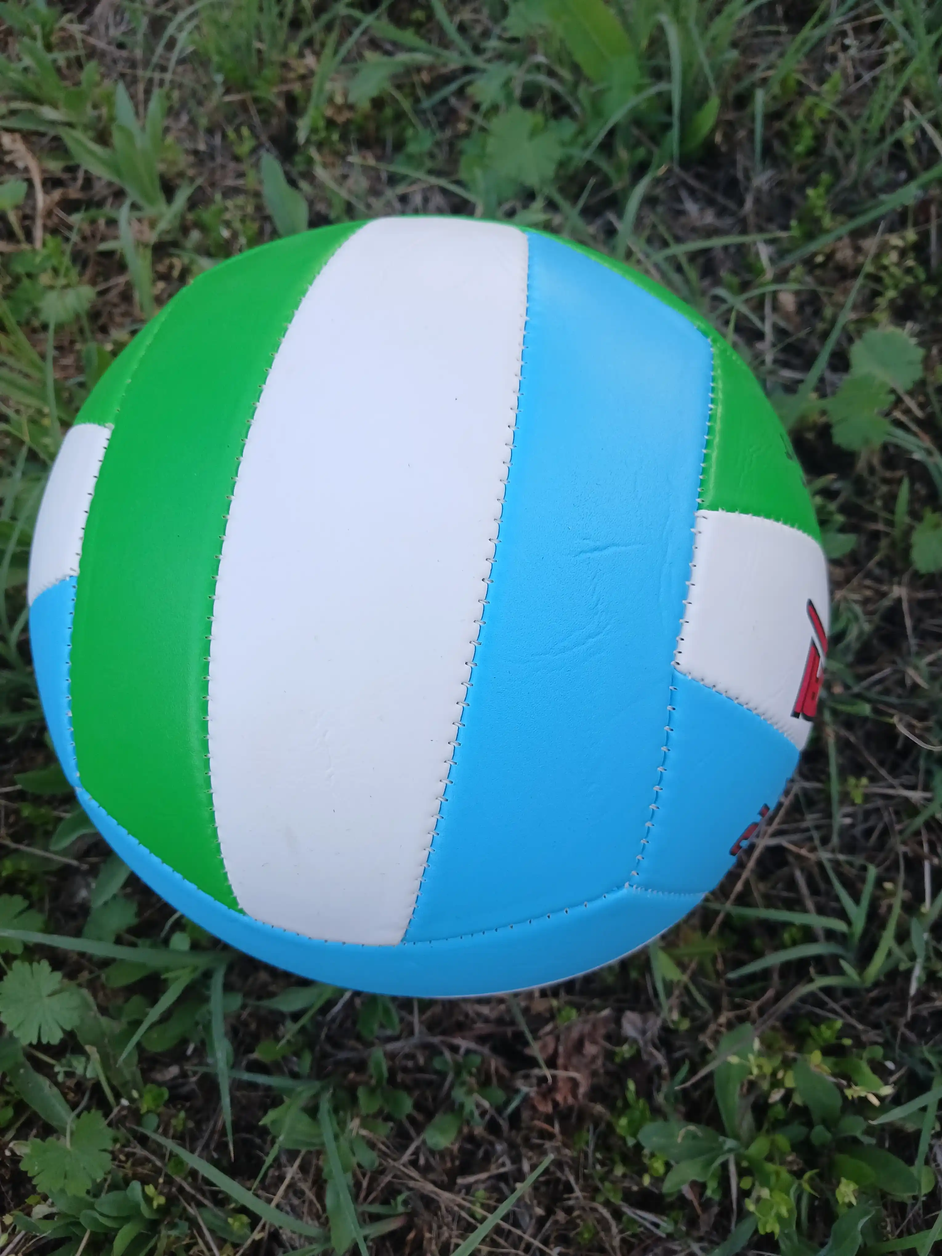 Voleybol toʻpi, nasos va igna sovg'a, sport uchun