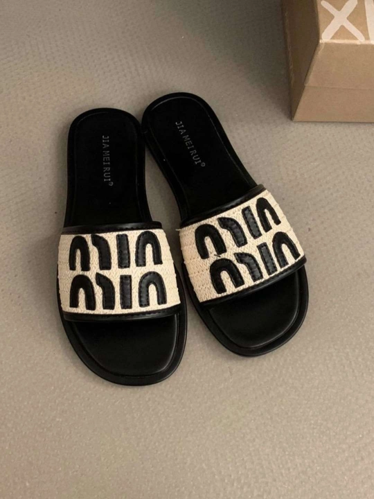Ayollar shippagi, yozgi, yumshoq, qulay, 36-39