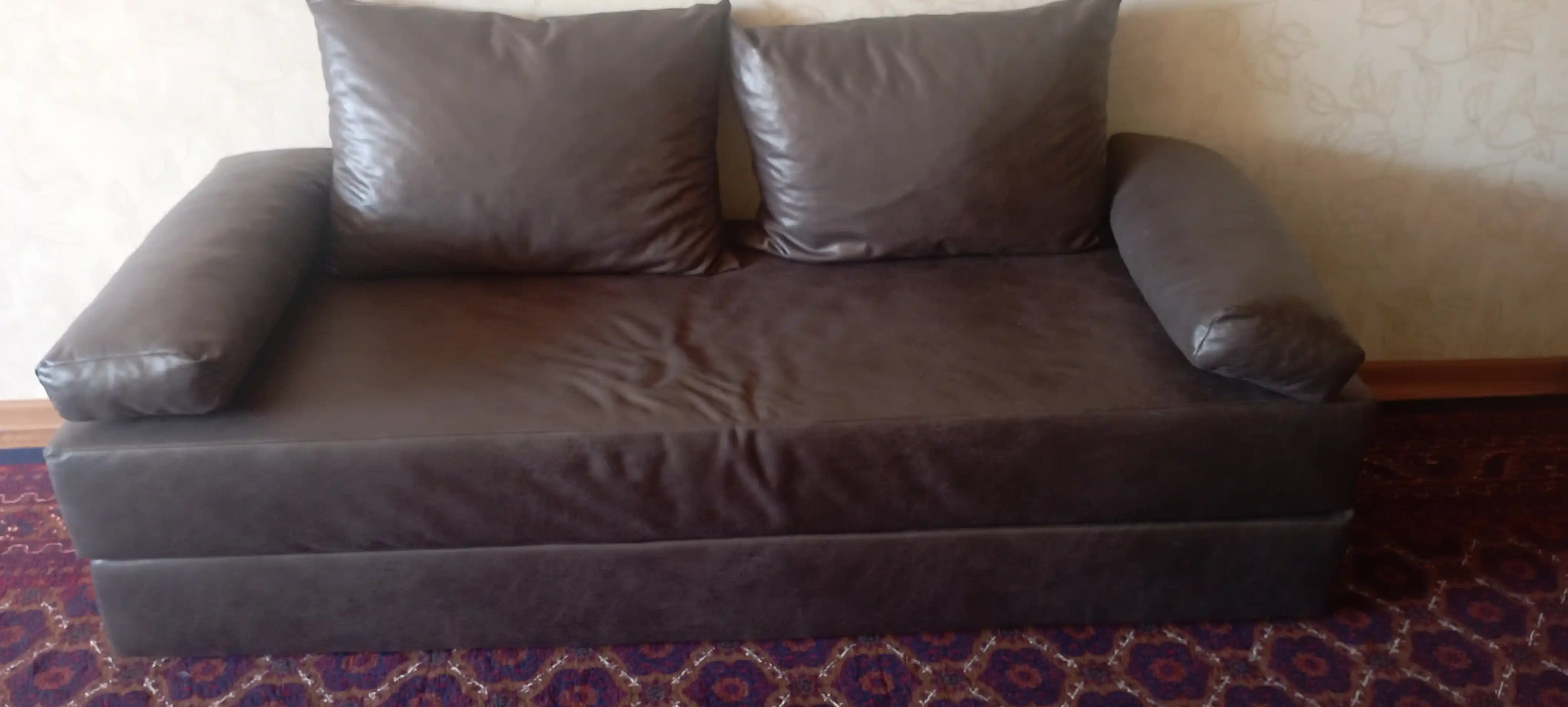 Karkassiz yig‘ma divan-karavot, 140 x 190