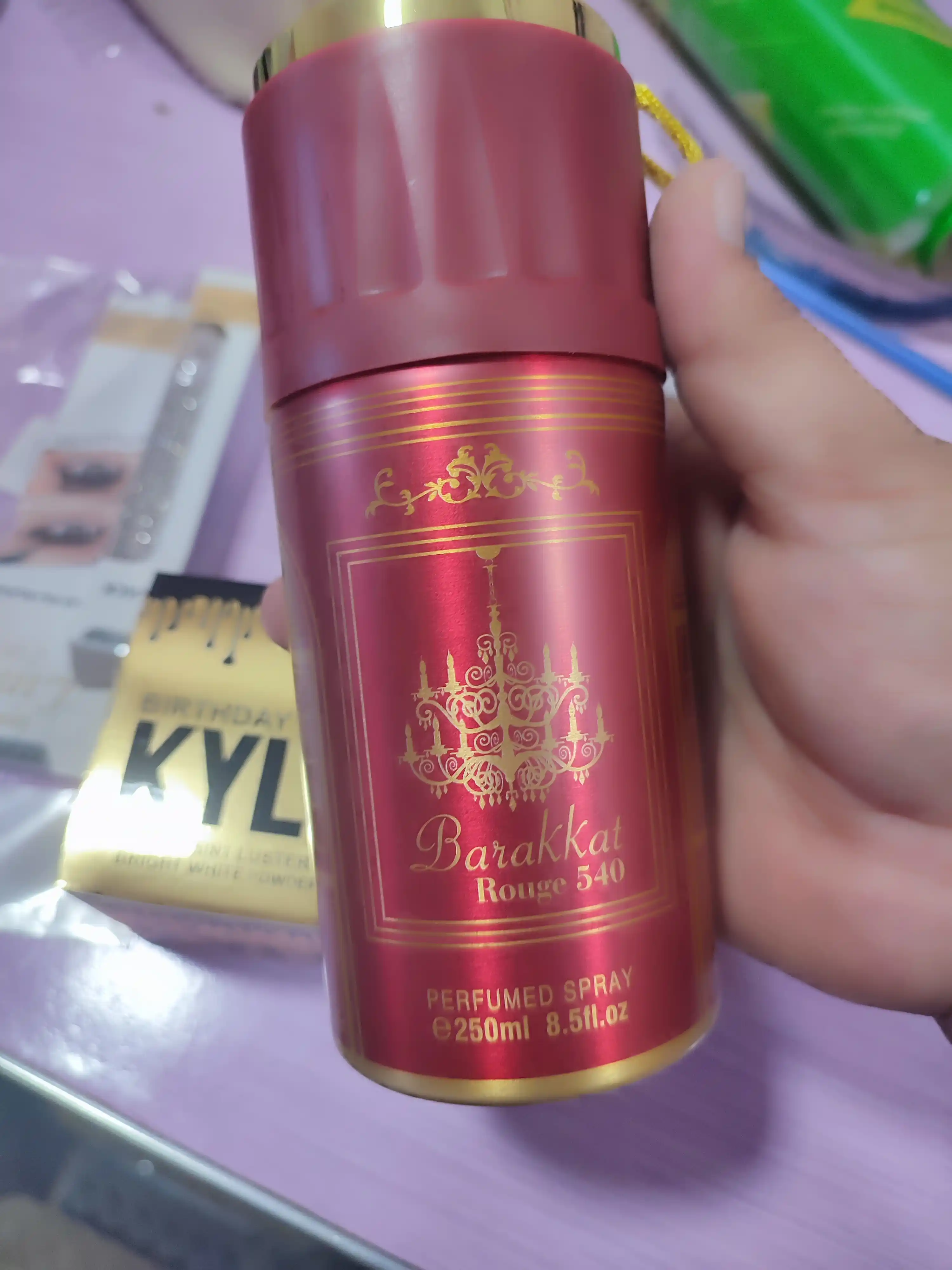 Dezodarant ayollar uchun, parfyumlangan sprey, 200 - 250 ml