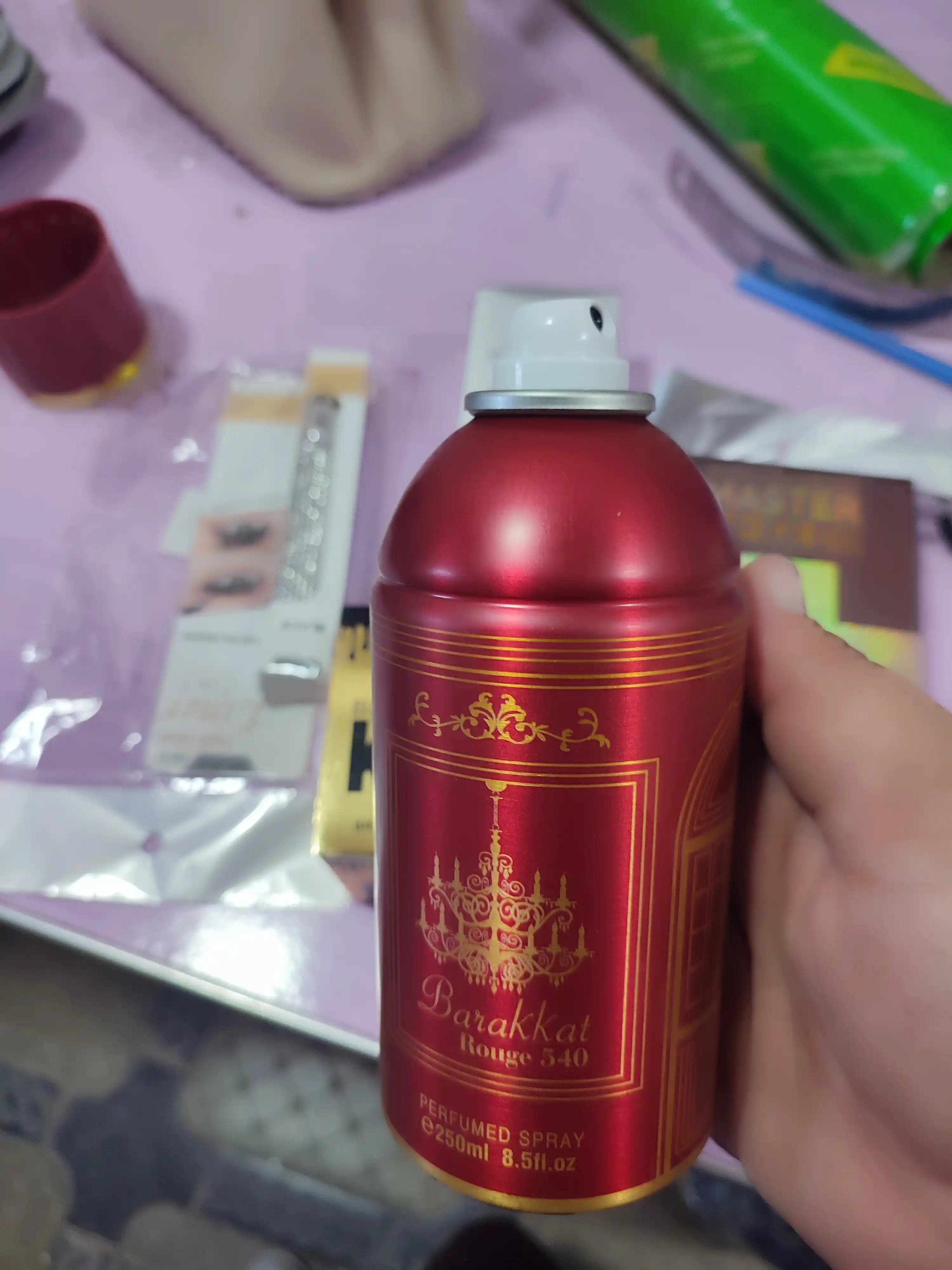 Dezodarant ayollar uchun, parfyumlangan sprey, 200 - 250 ml