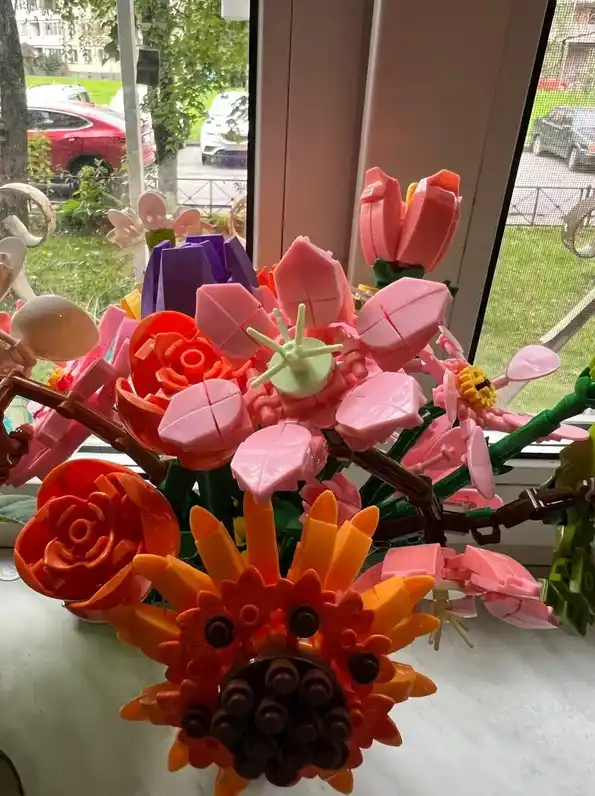 Gullar 3D konstruktori, qiz bolaga sovg'a rivojlanuvchi o'yinchoq