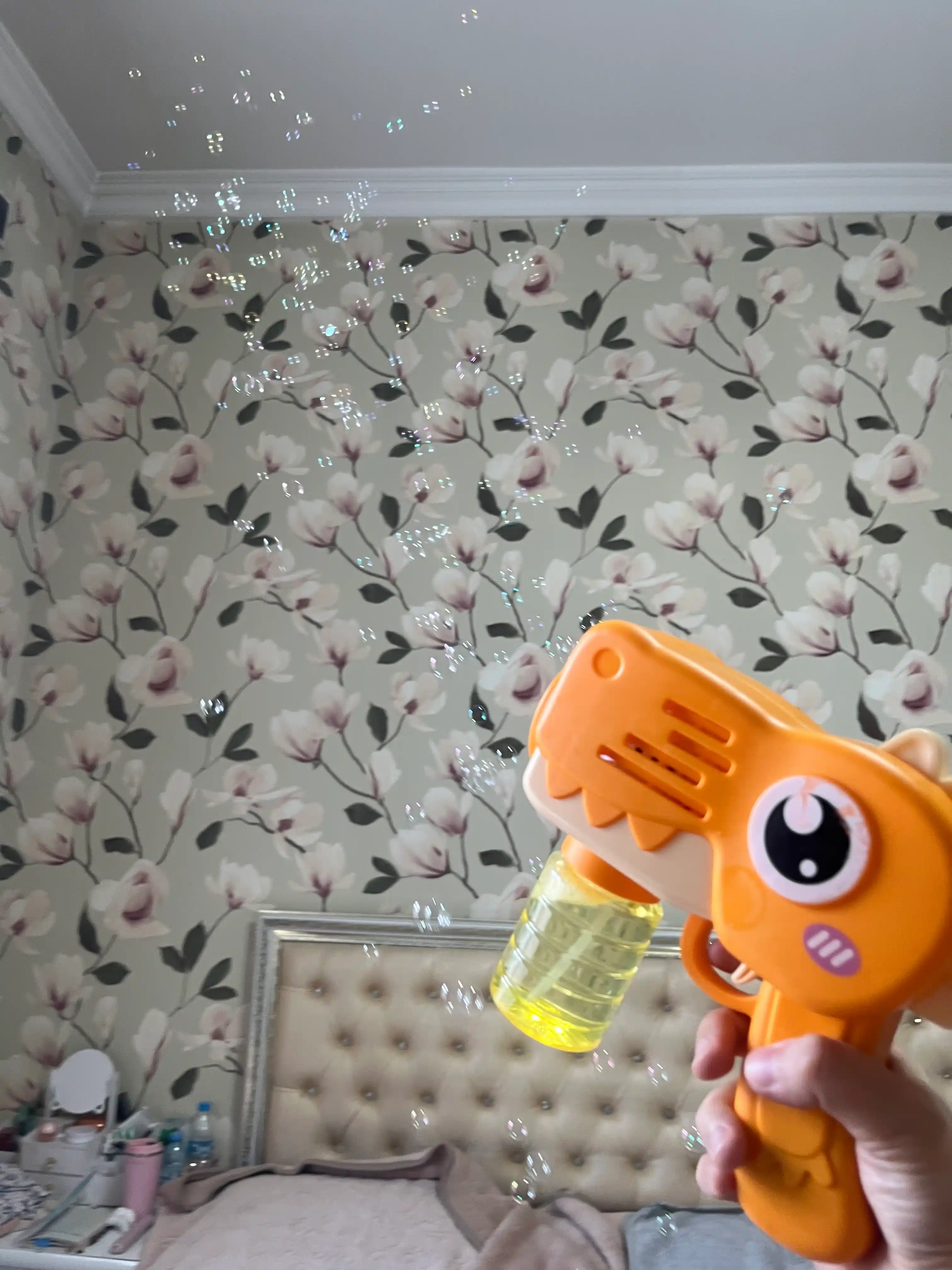 Sovun pufaklari generatori bolalar uchun, batareyali BUBBLE GUN