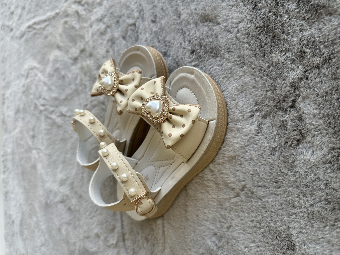 Qizaloqlar uchun yozgi sandallar "Pearl Shine" — marvaridli va jozibali dizayn - 
