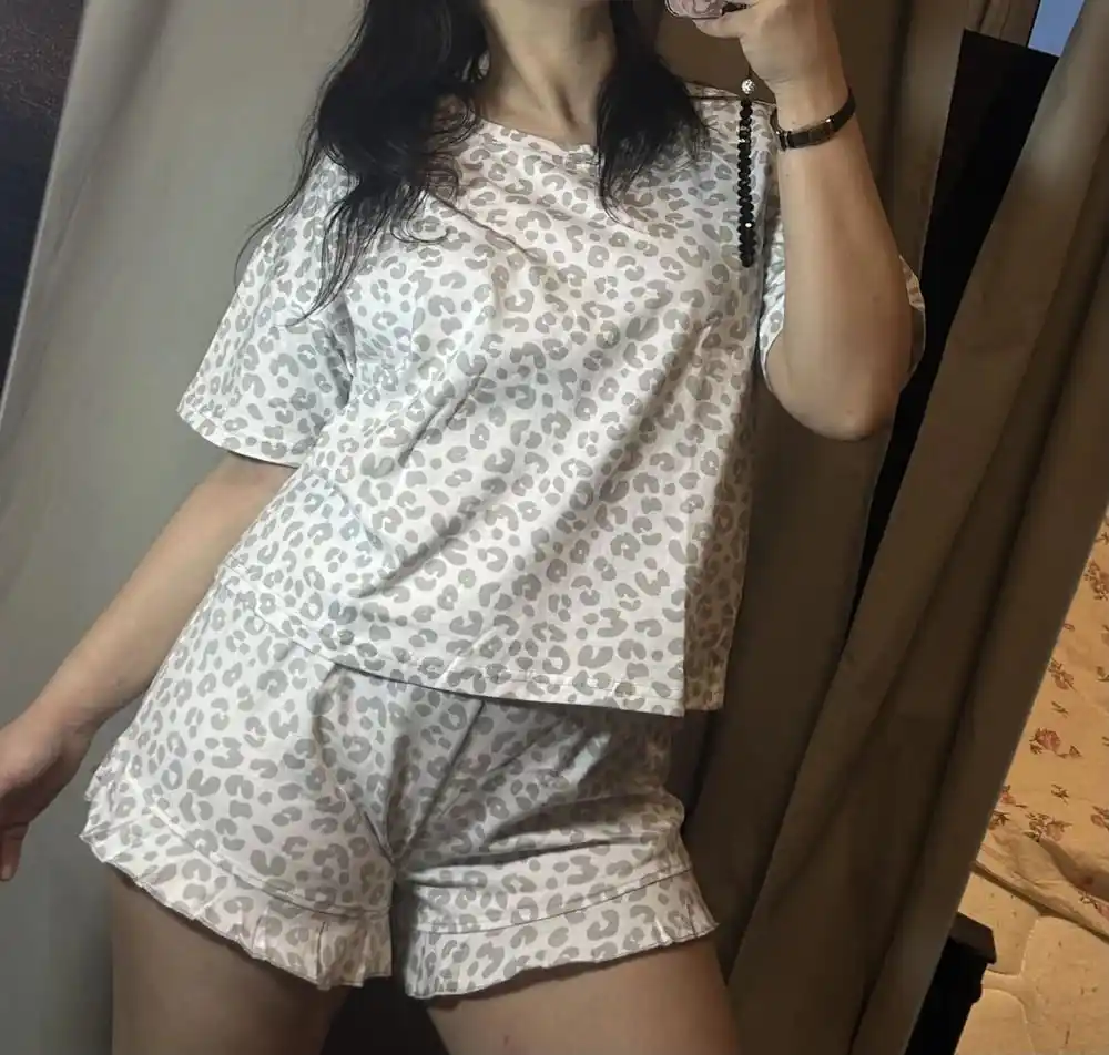 Ayollar pijamasi shortik bilan, to‘plam, ayollar uchun uy kiyimi ikki dona, futbolka va shortik